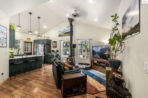 Photo of 870 Samuels Rd, Sandpoint, ID 83864 (MLS # 20260255)