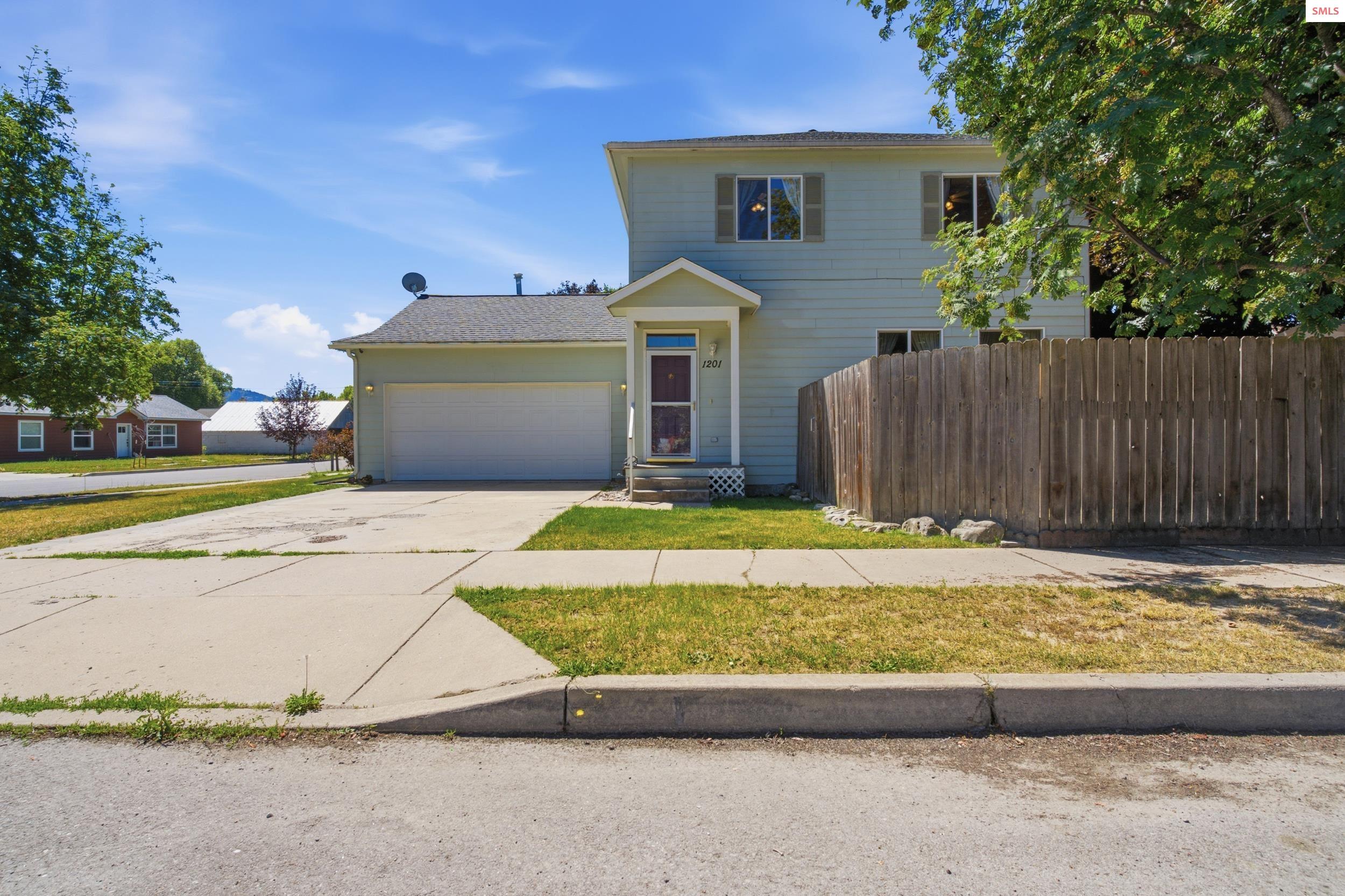 Photo 1 of 60 — 1201 Spruce St, Sandpoint, ID 83864