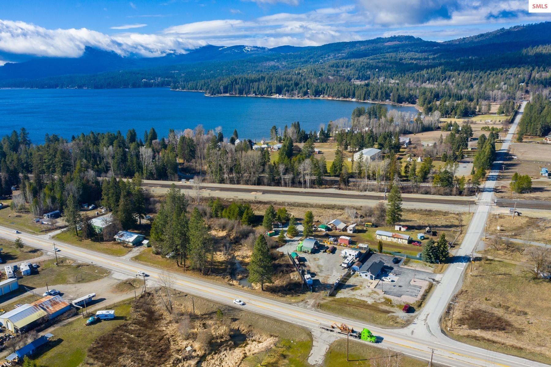 1/2 acre off 95 Cocolalla