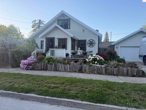 Photo of 321 S 1st Avenue, Sandpoint, ID 83864 (MLS # 20261473)