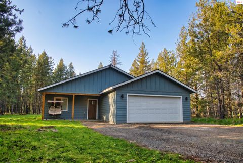 Photo of 389 Hardy Loop, Bonners Ferry, ID 83805 (MLS # 20261263)