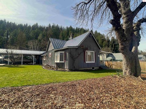 Photo of 7042 Oak St, Bonners Ferry, ID 83805 (MLS # 20260651)