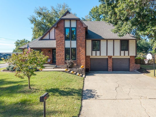 800 CANTERBURY DR, COLUMBIA, MO 65203 - Image 0234dbea57656c096a4e212fbba81b01/3921095220