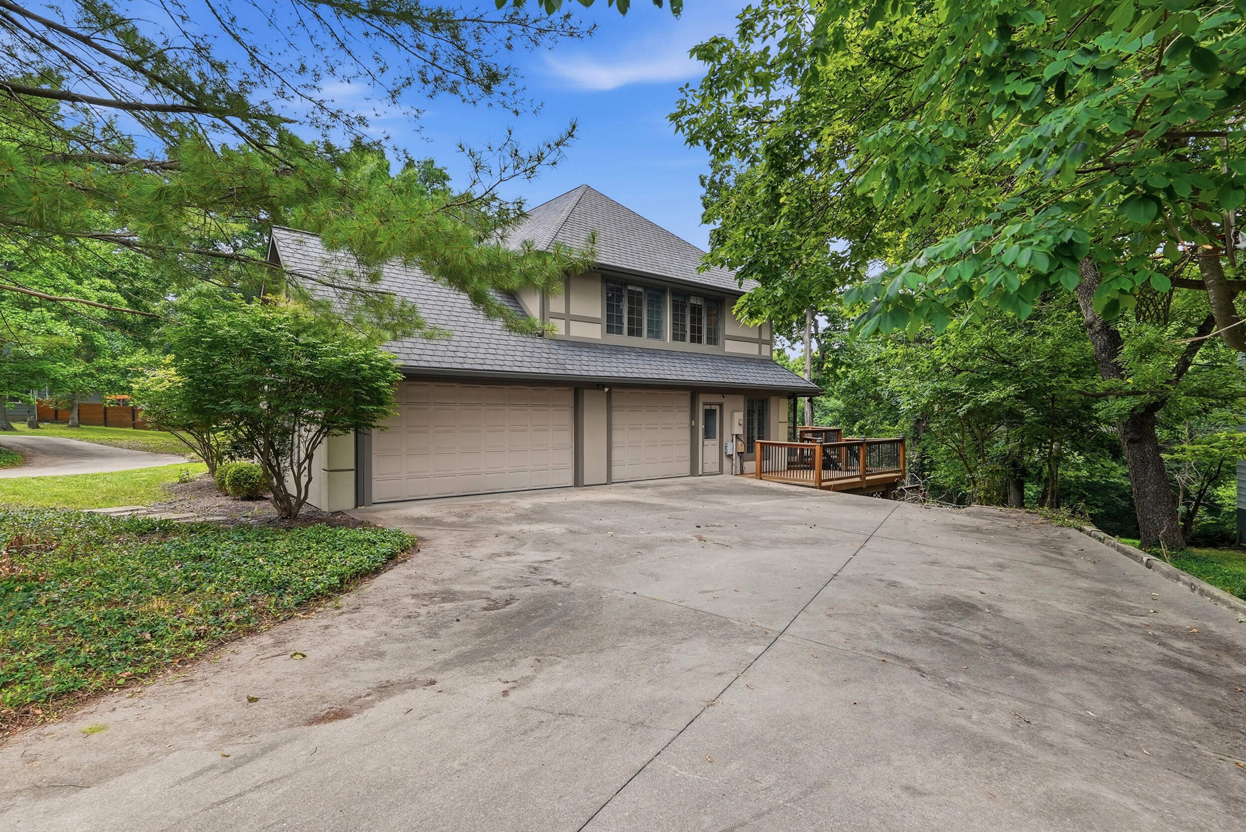 801 Rollins Rd, Columbia, MO, 65203, USA, 6 Bedrooms Bedrooms, ,6 BathroomsBathrooms,Residential,Active,801 Rollins Rd,436333