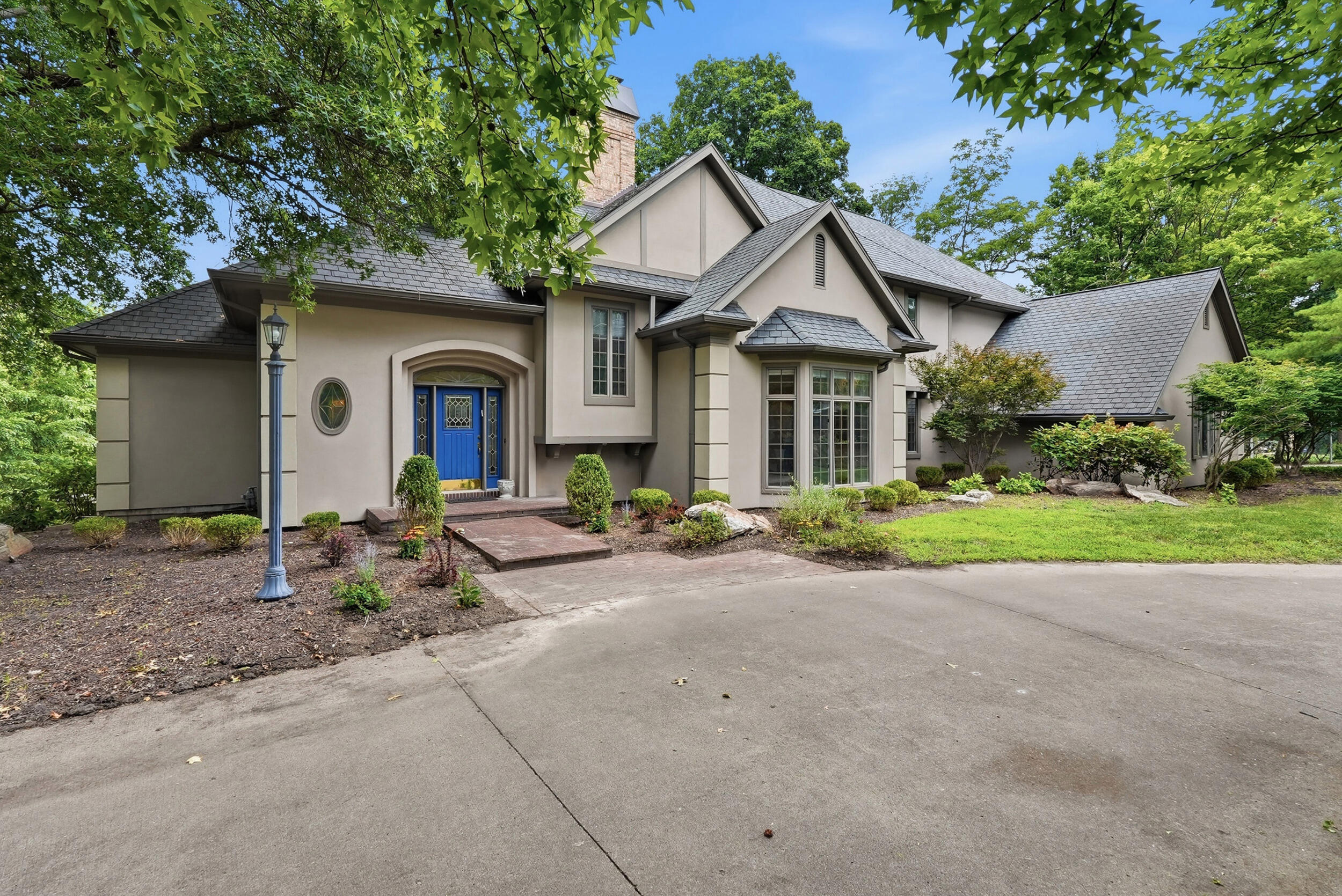 801 Rollins Rd, Columbia, MO, 65203, USA, 6 Bedrooms Bedrooms, ,6 BathroomsBathrooms,Residential,Active,801 Rollins Rd,436333