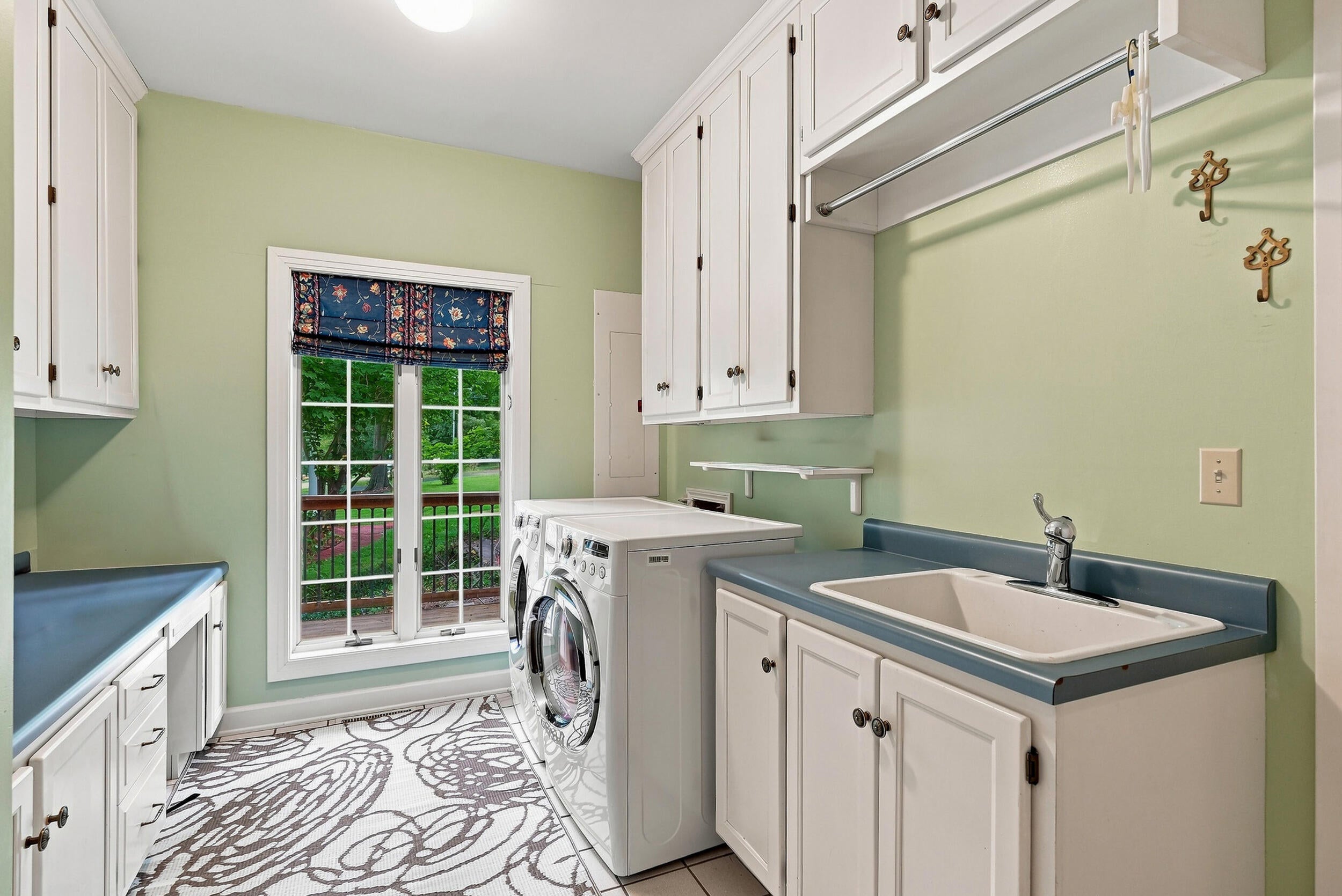 801 Rollins Rd, Columbia, MO, 65203, USA, 6 Bedrooms Bedrooms, ,6 BathroomsBathrooms,Residential,Active,801 Rollins Rd,436333