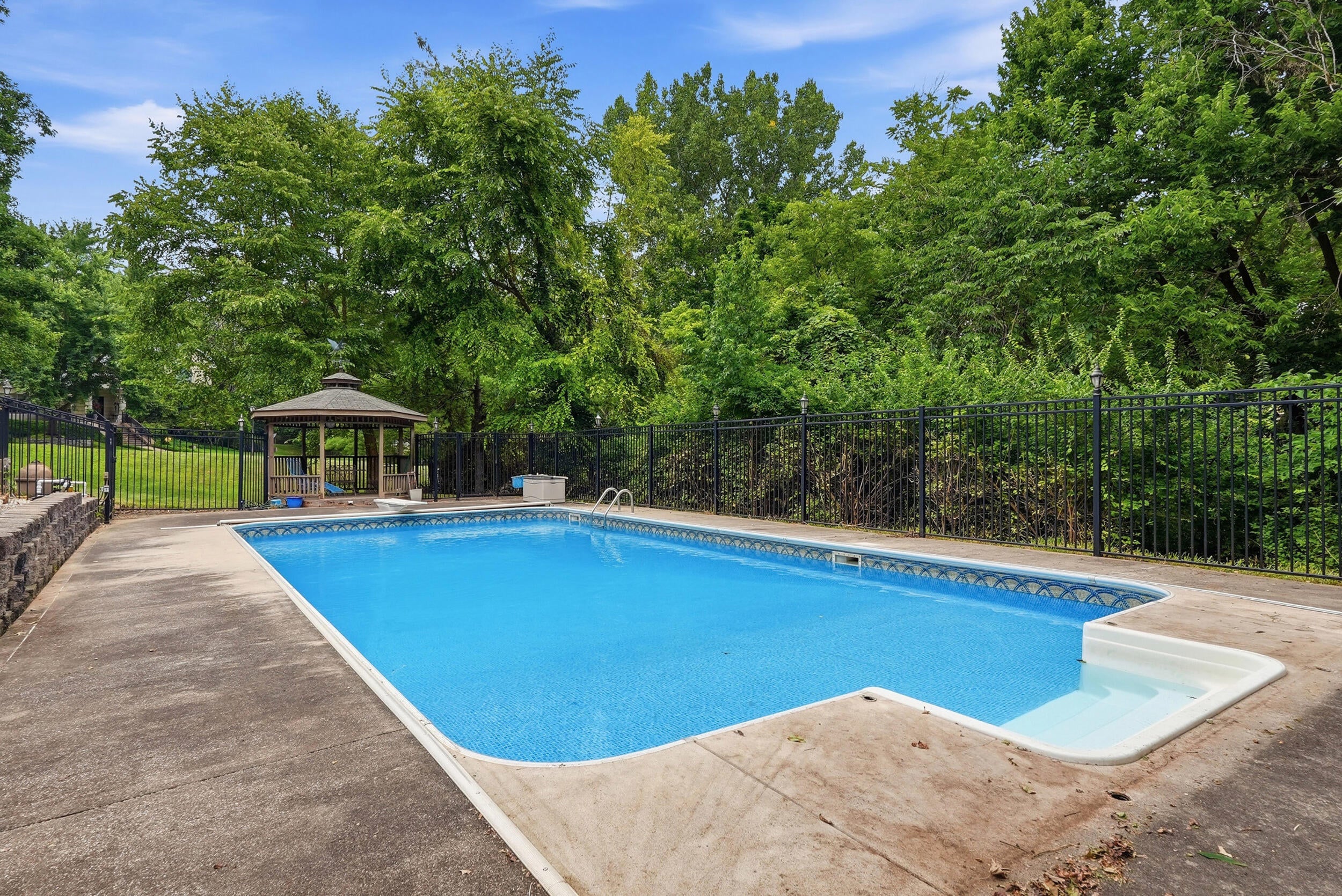 801 Rollins Rd, Columbia, MO, 65203, USA, 6 Bedrooms Bedrooms, ,6 BathroomsBathrooms,Residential,Active,801 Rollins Rd,436333