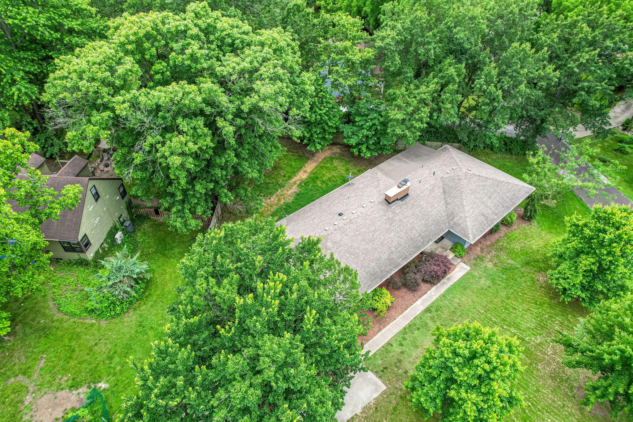 Columbia, Missouri 65203, United States, 4 Bedrooms Bedrooms, ,3 BathroomsBathrooms,Residential,Pending,56248