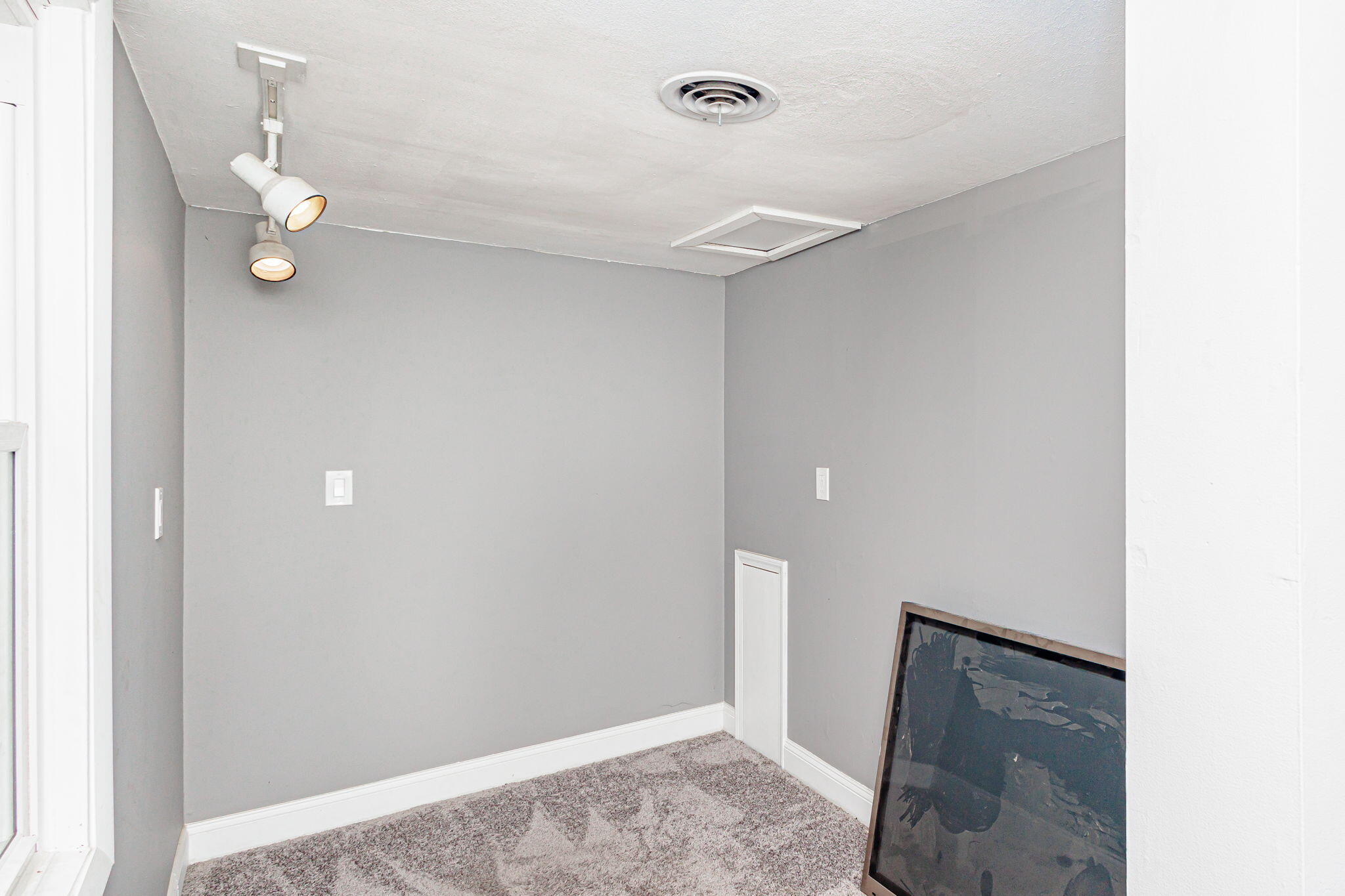 Columbia, Missouri 65203, United States, 4 Bedrooms Bedrooms, ,3 BathroomsBathrooms,Residential,Pending,56248