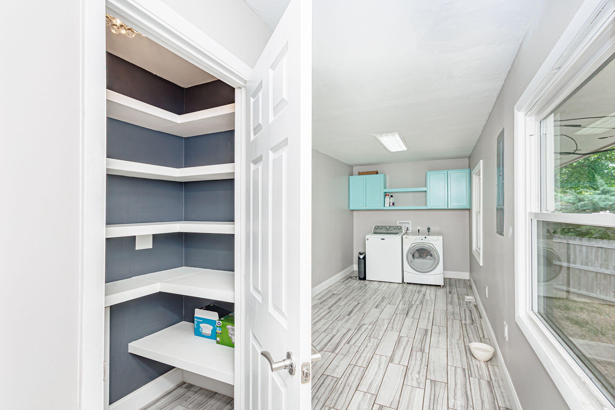 Columbia, Missouri 65203, United States, 4 Bedrooms Bedrooms, ,3 BathroomsBathrooms,Residential,Pending,56248