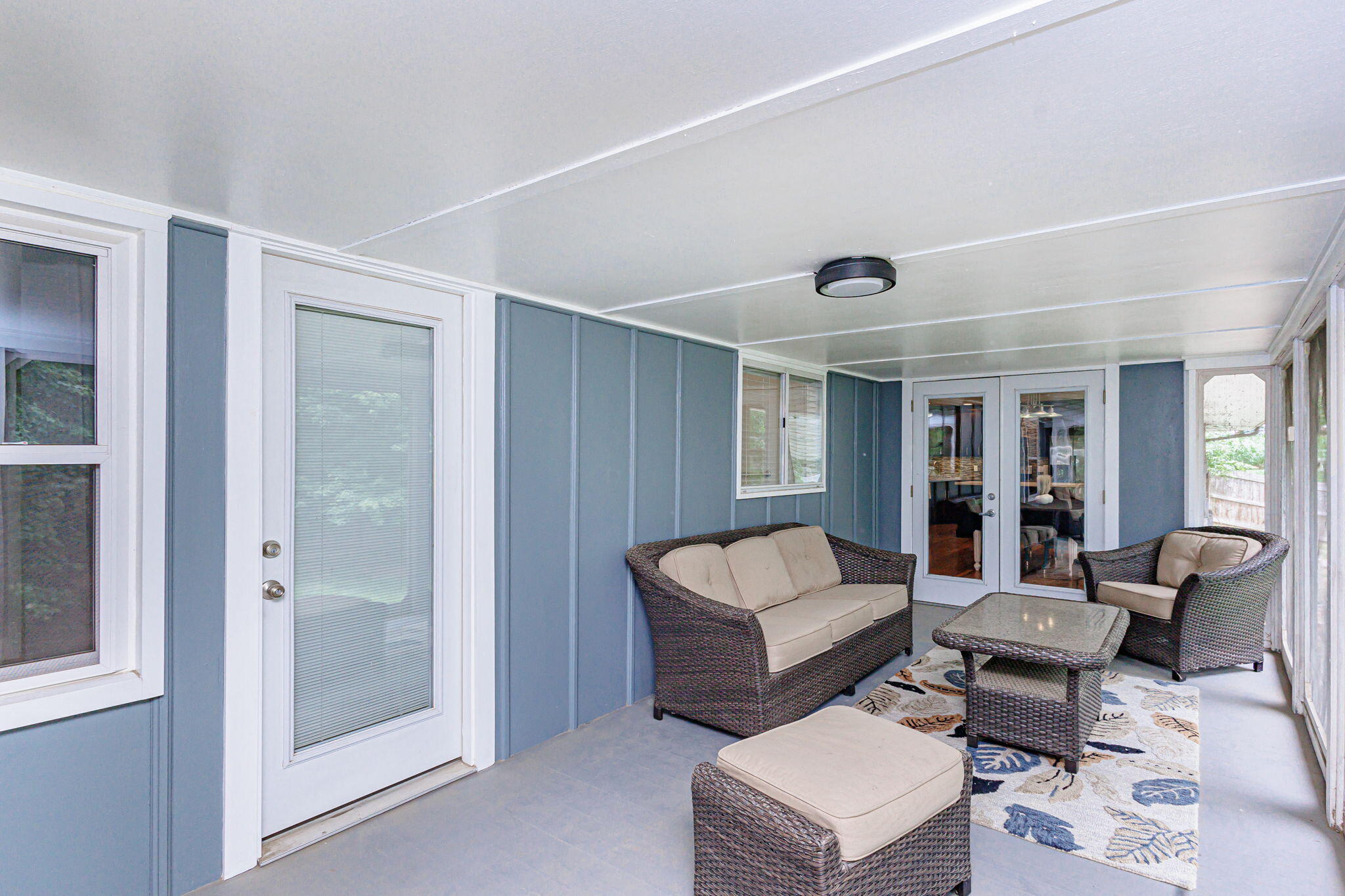 Columbia, Missouri 65203, United States, 4 Bedrooms Bedrooms, ,3 BathroomsBathrooms,Residential,Pending,56248