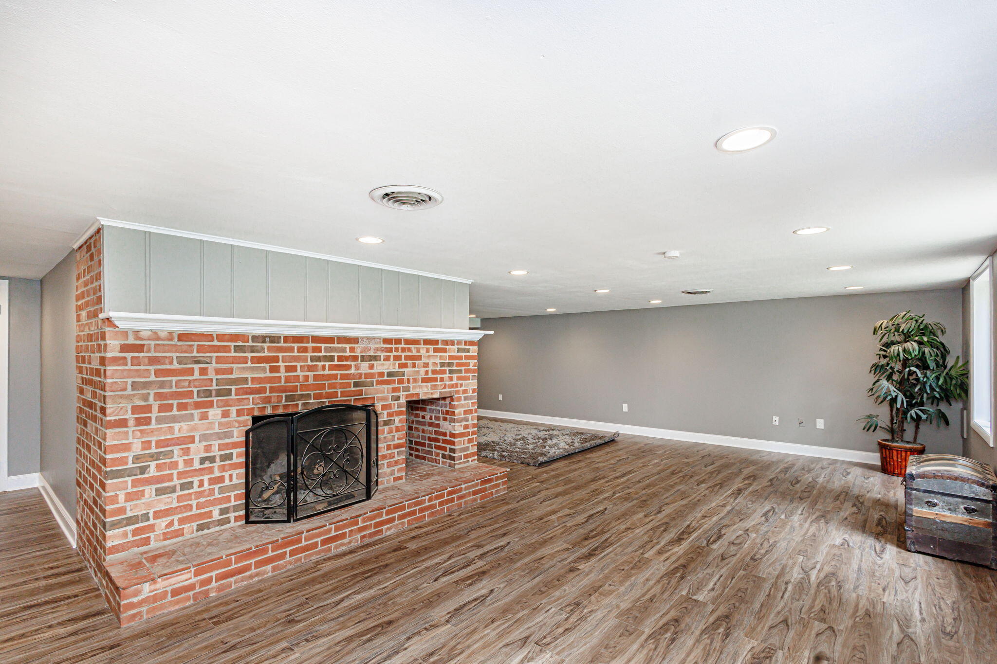 Columbia, Missouri 65203, United States, 4 Bedrooms Bedrooms, ,3 BathroomsBathrooms,Residential,Pending,56248