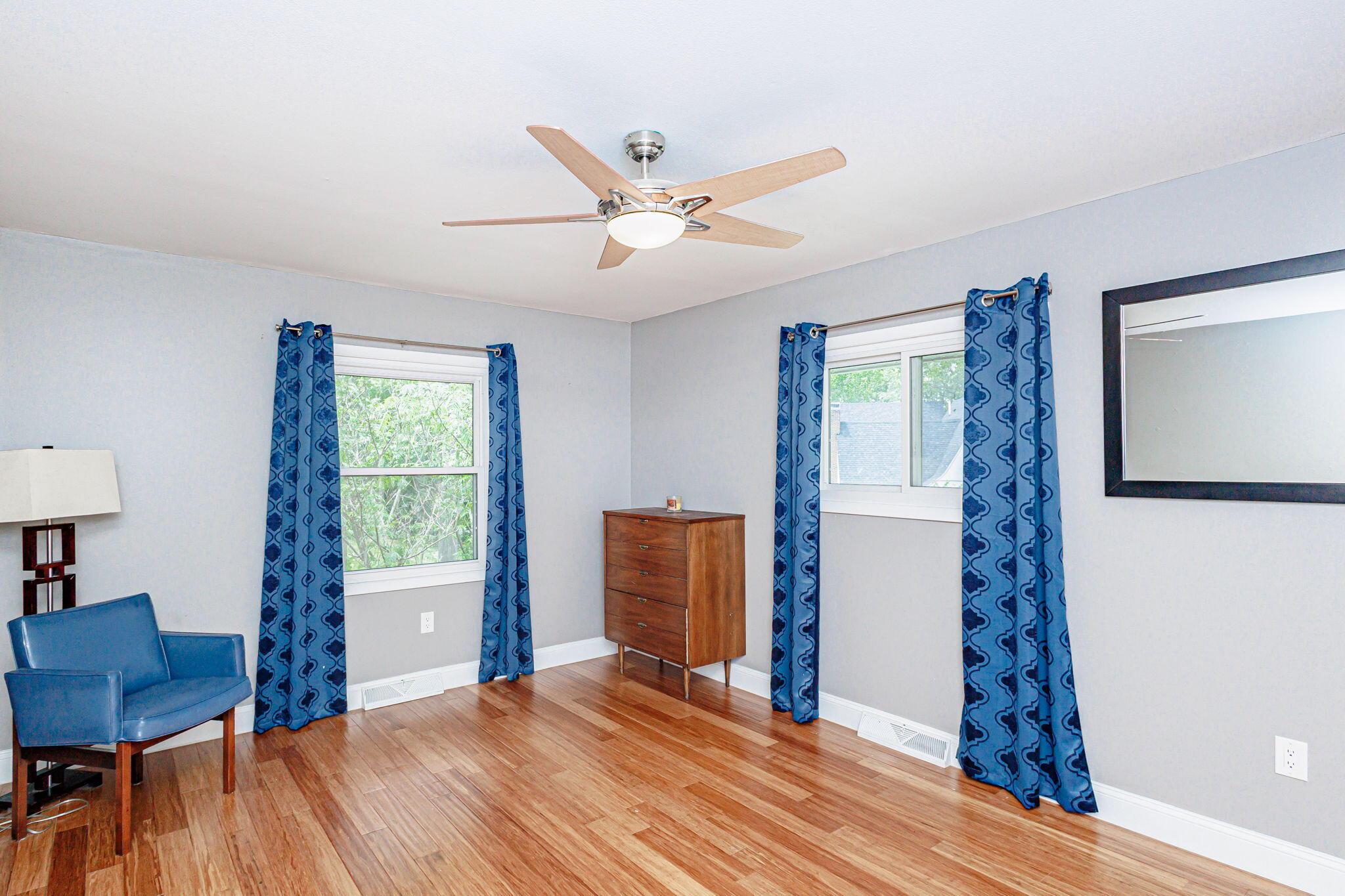 Columbia, Missouri 65203, United States, 4 Bedrooms Bedrooms, ,3 BathroomsBathrooms,Residential,Pending,56248