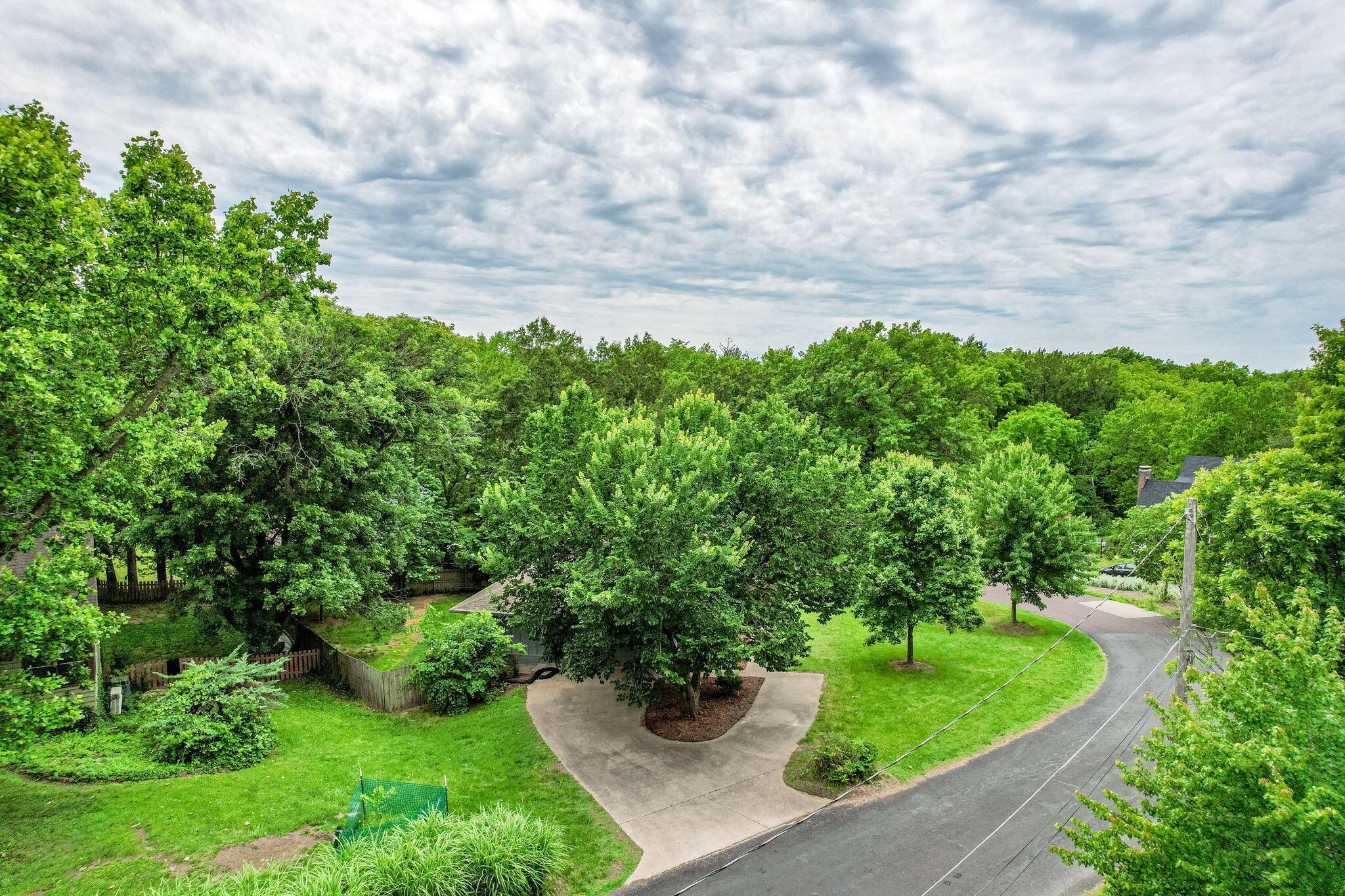 Columbia, Missouri 65203, United States, 4 Bedrooms Bedrooms, ,3 BathroomsBathrooms,Residential,Pending,56248