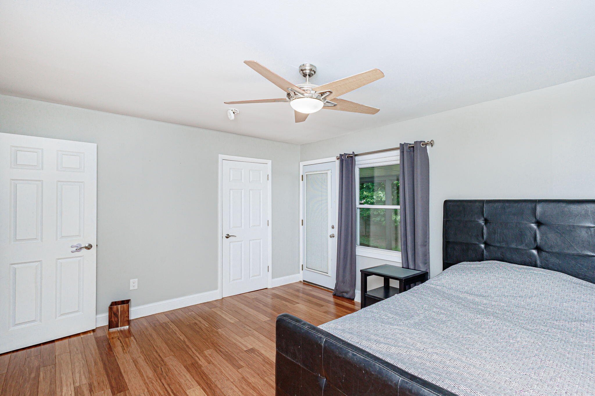 Columbia, Missouri 65203, United States, 4 Bedrooms Bedrooms, ,3 BathroomsBathrooms,Residential,Pending,56248