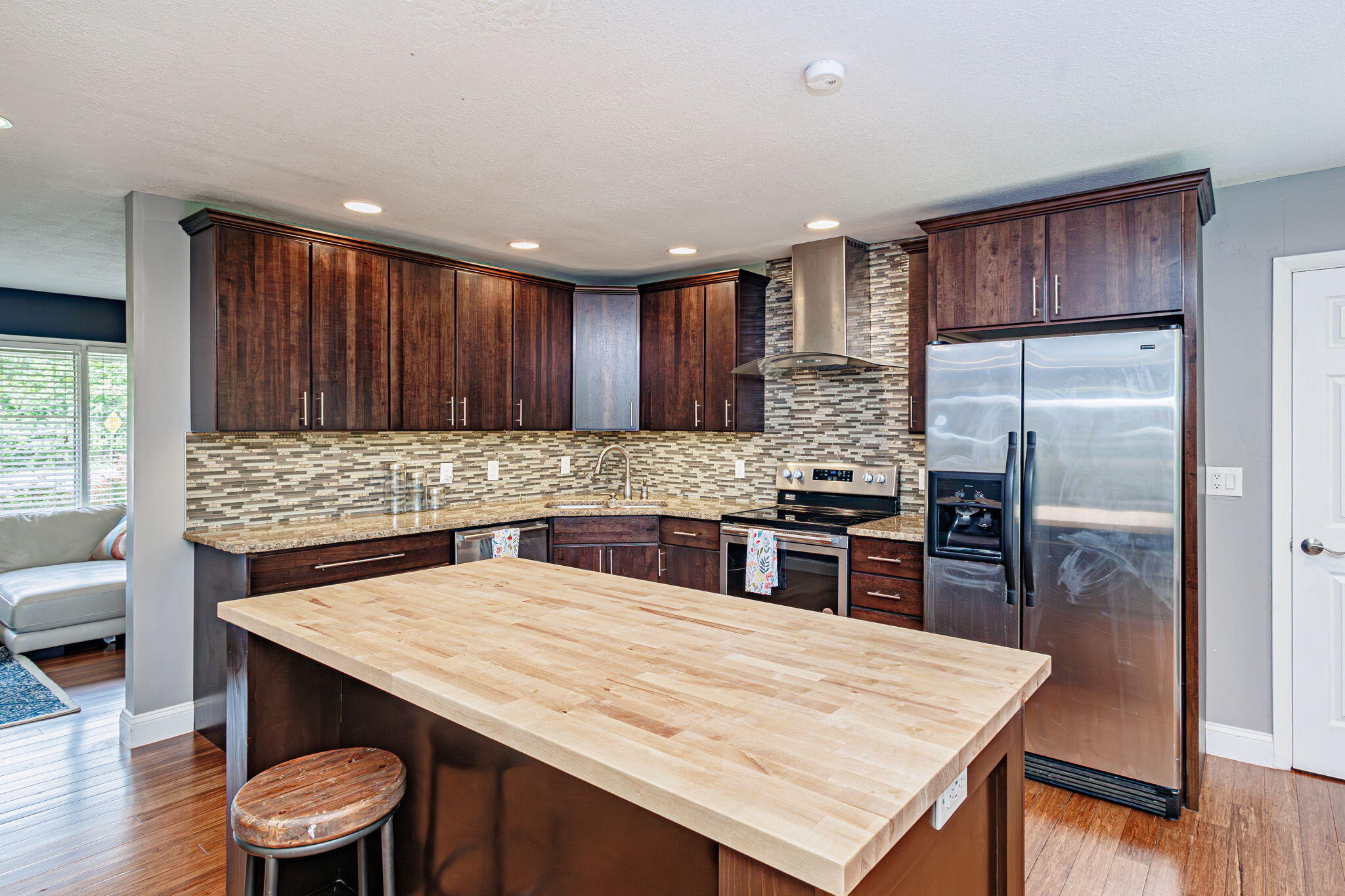 Columbia, Missouri 65203, United States, 4 Bedrooms Bedrooms, ,3 BathroomsBathrooms,Residential,Pending,56248