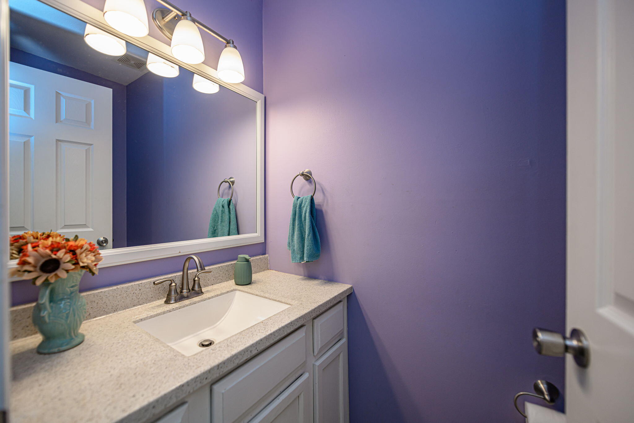 Columbia, Missouri 65202, United States, 3 Bedrooms Bedrooms, ,3 BathroomsBathrooms,Residential,Active,136878