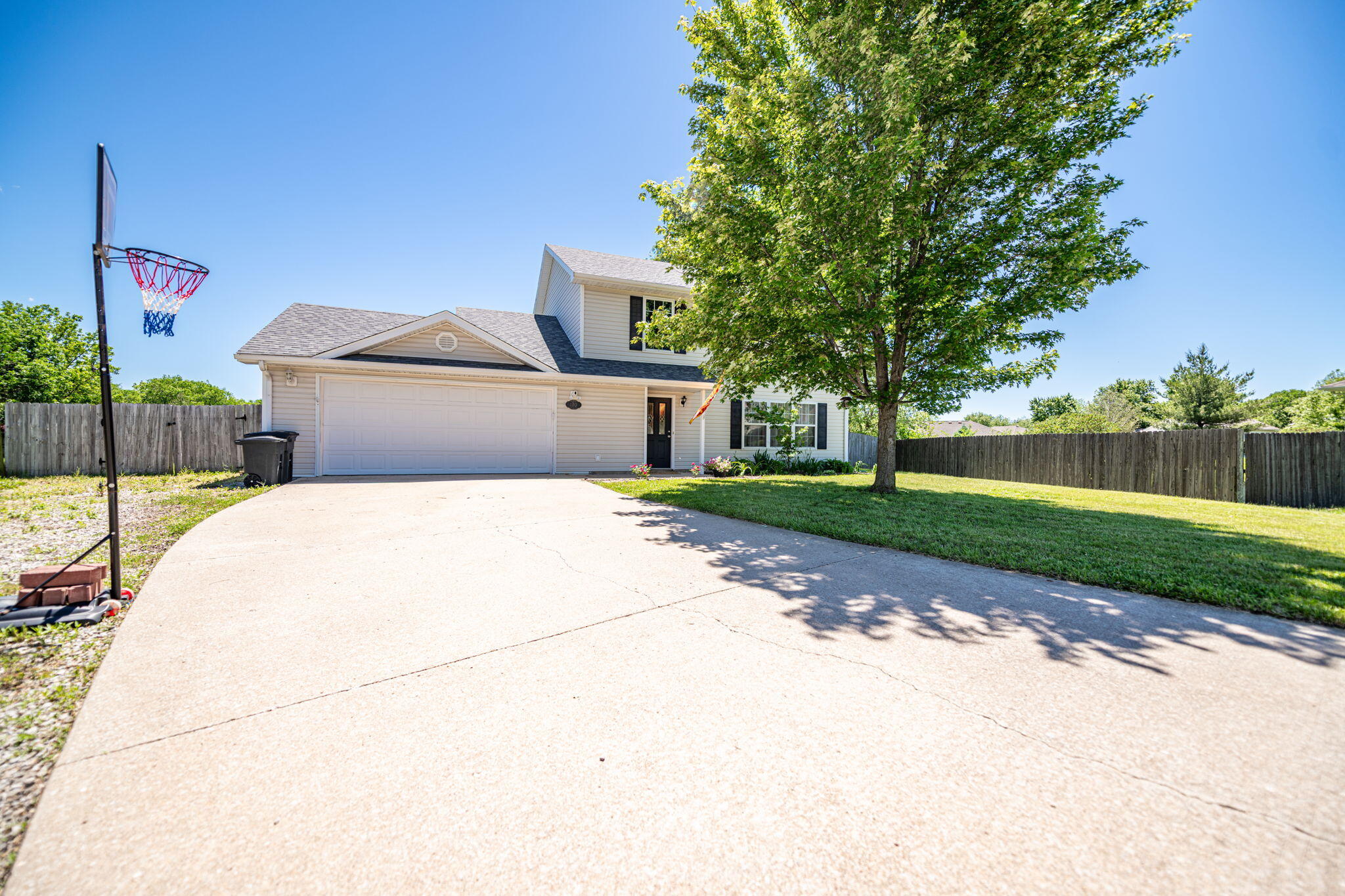 Columbia, Missouri 65202, United States, 3 Bedrooms Bedrooms, ,3 BathroomsBathrooms,Residential,Active,136878