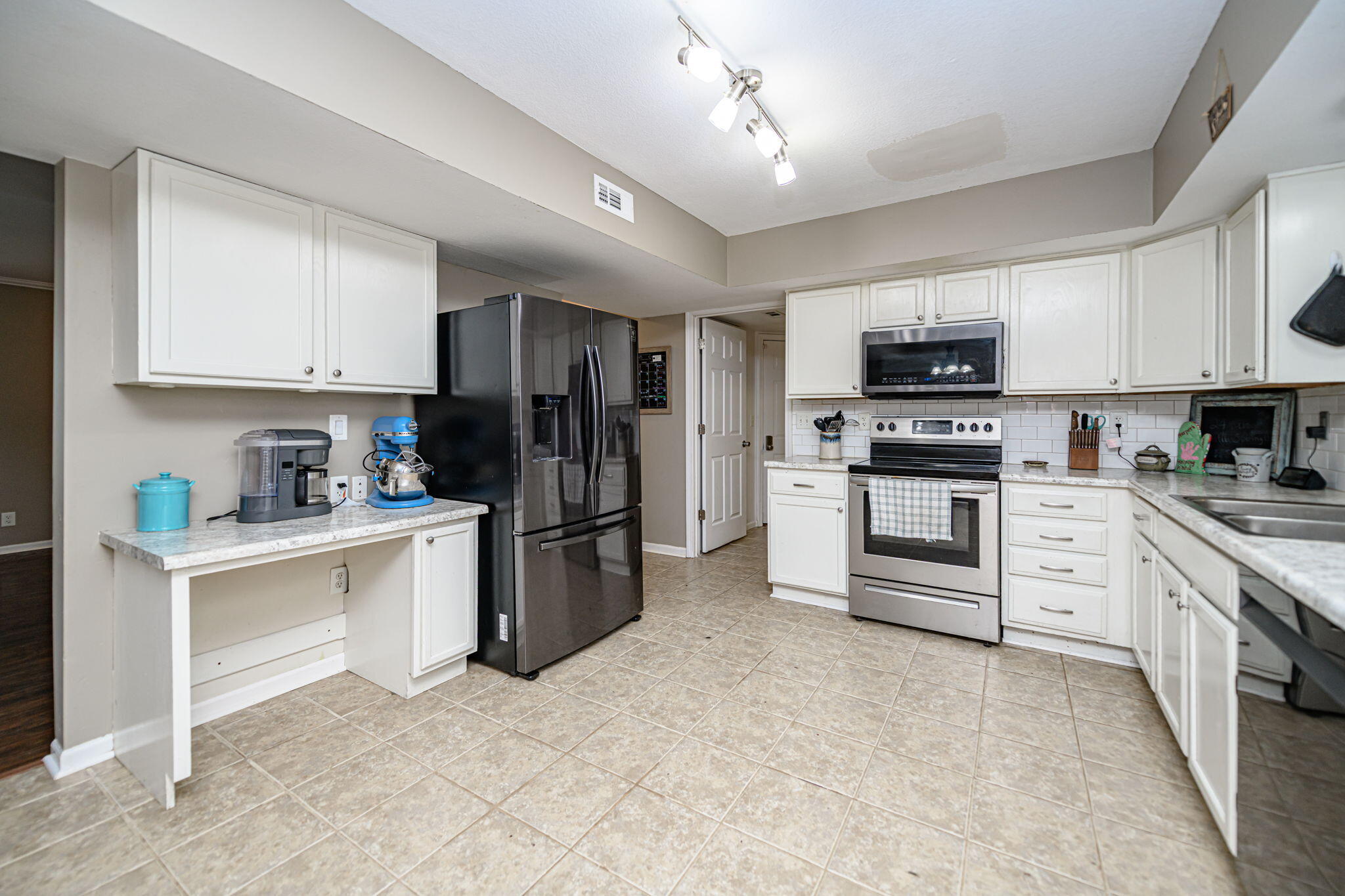 Columbia, Missouri 65202, United States, 3 Bedrooms Bedrooms, ,3 BathroomsBathrooms,Residential,Active,136878