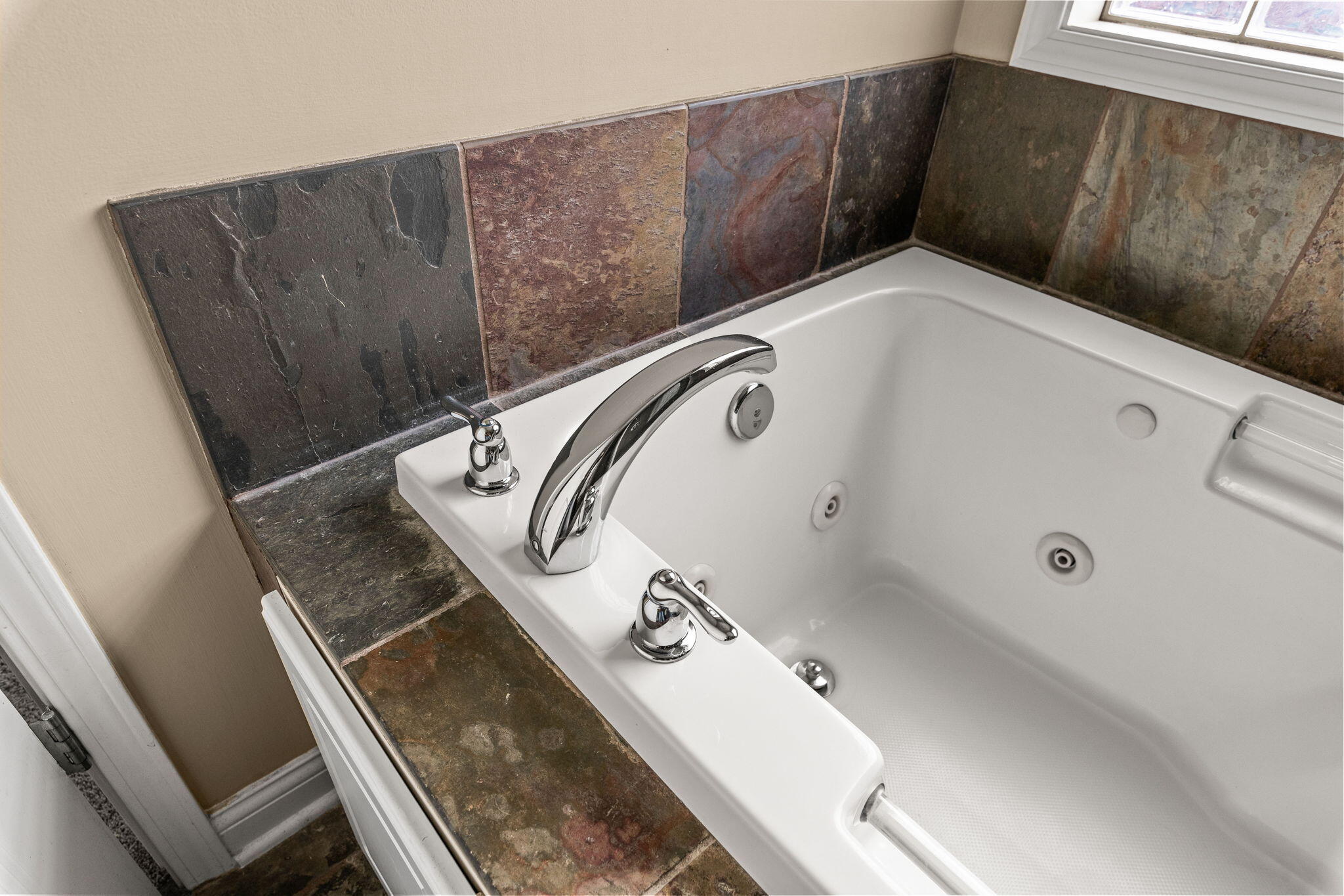 Columbia, Missouri 65203, United States, 3 Bedrooms Bedrooms, ,2 BathroomsBathrooms,Residential,Pending,141511