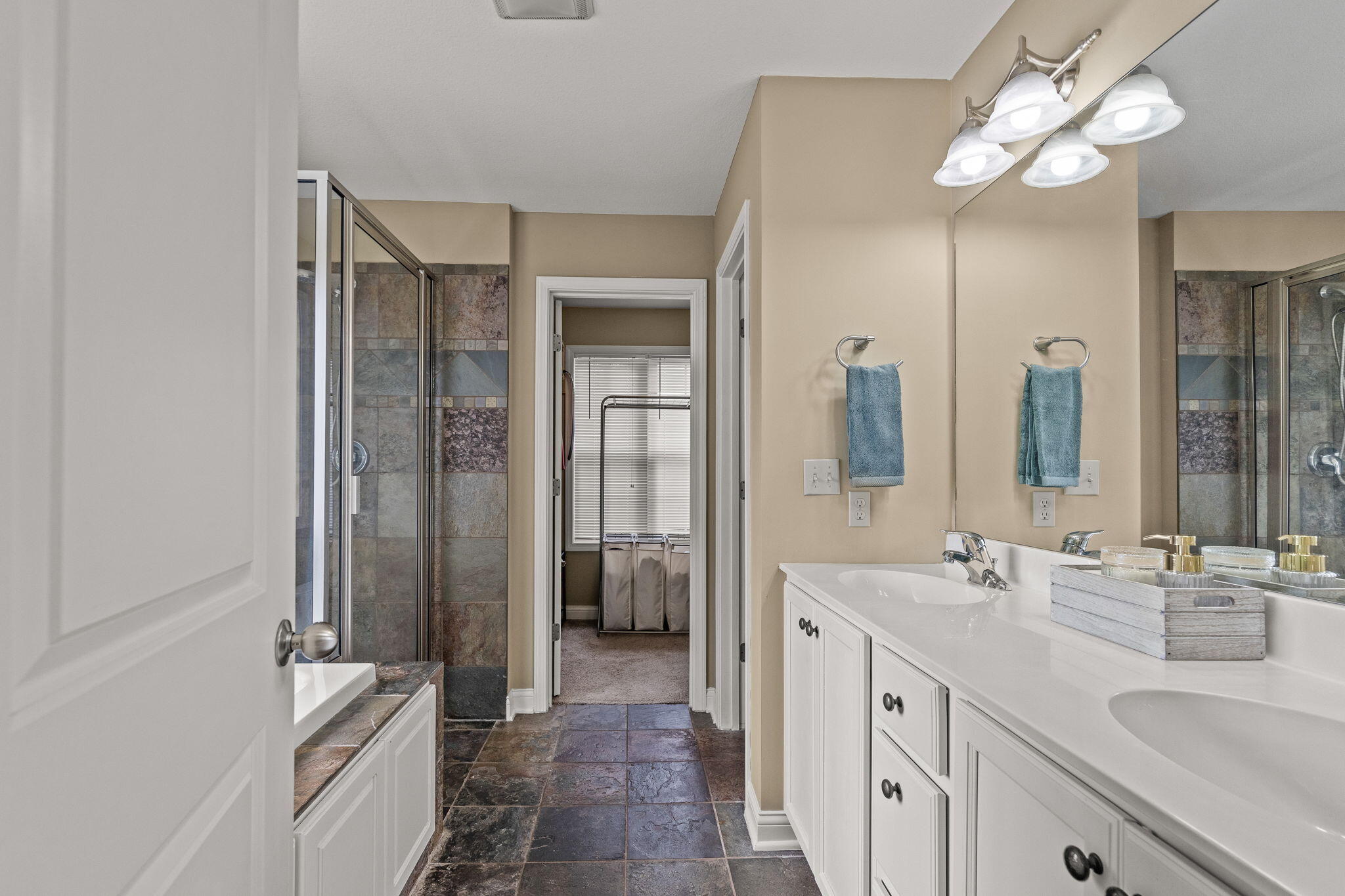 Columbia, Missouri 65203, United States, 3 Bedrooms Bedrooms, ,2 BathroomsBathrooms,Residential,Pending,141511