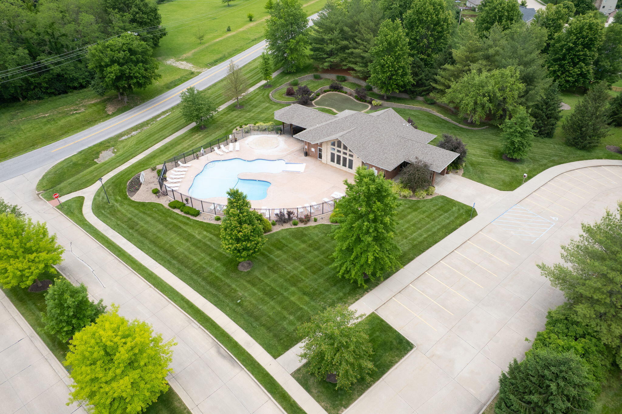 Columbia, Missouri 65203, United States, 3 Bedrooms Bedrooms, ,2 BathroomsBathrooms,Residential,Pending,141511