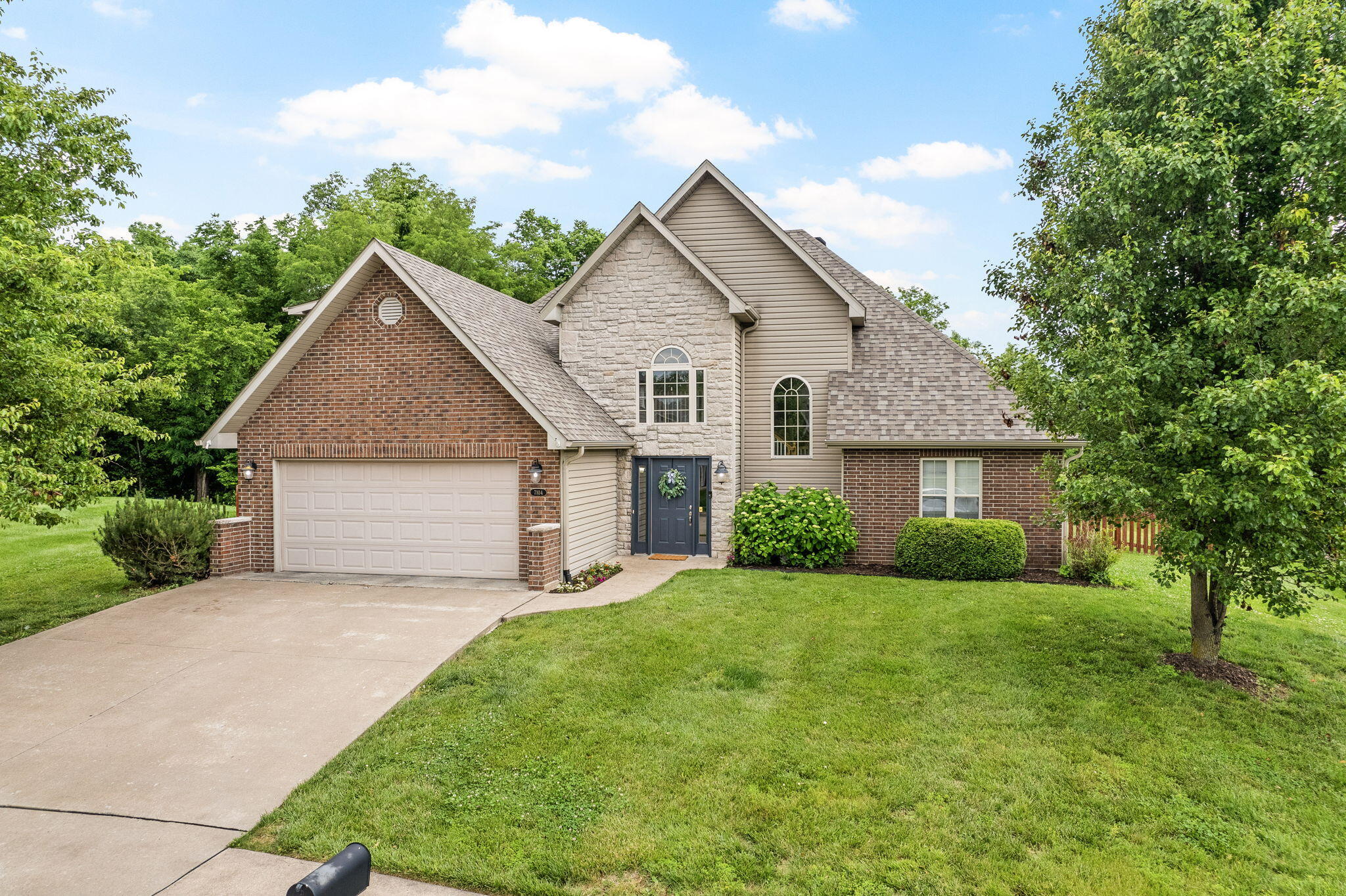 Columbia, Missouri 65203, United States, 3 Bedrooms Bedrooms, ,2 BathroomsBathrooms,Residential,Pending,141511