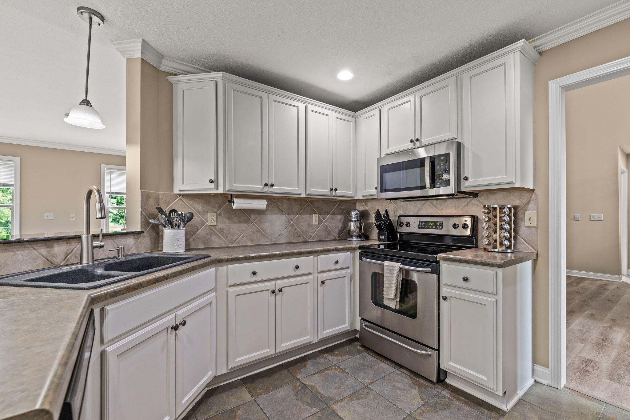 Columbia, Missouri 65203, United States, 3 Bedrooms Bedrooms, ,2 BathroomsBathrooms,Residential,Pending,141511