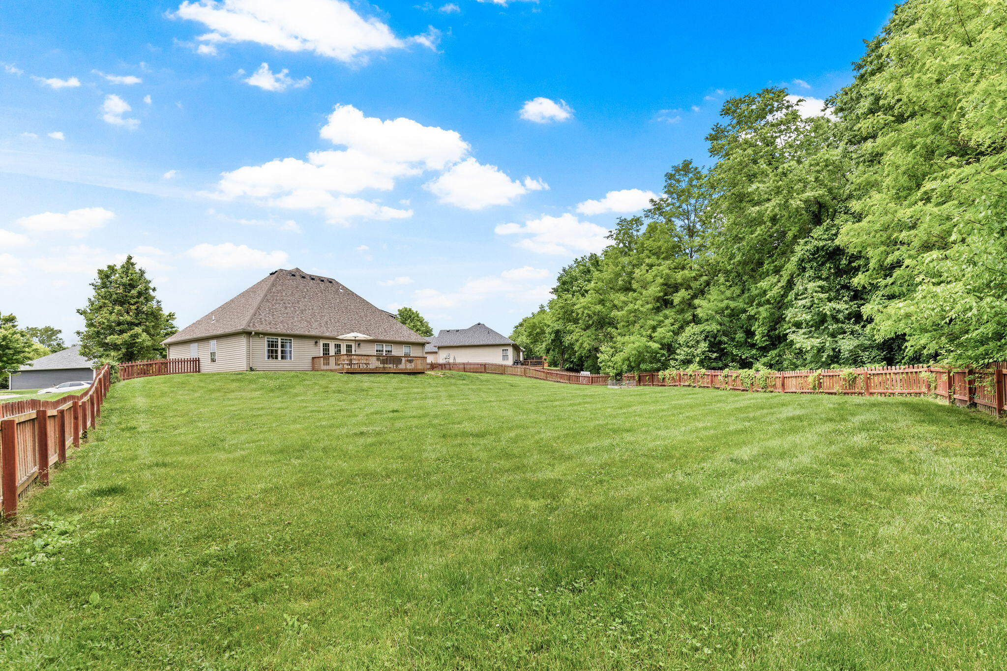 Columbia, Missouri 65203, United States, 3 Bedrooms Bedrooms, ,2 BathroomsBathrooms,Residential,Pending,141511