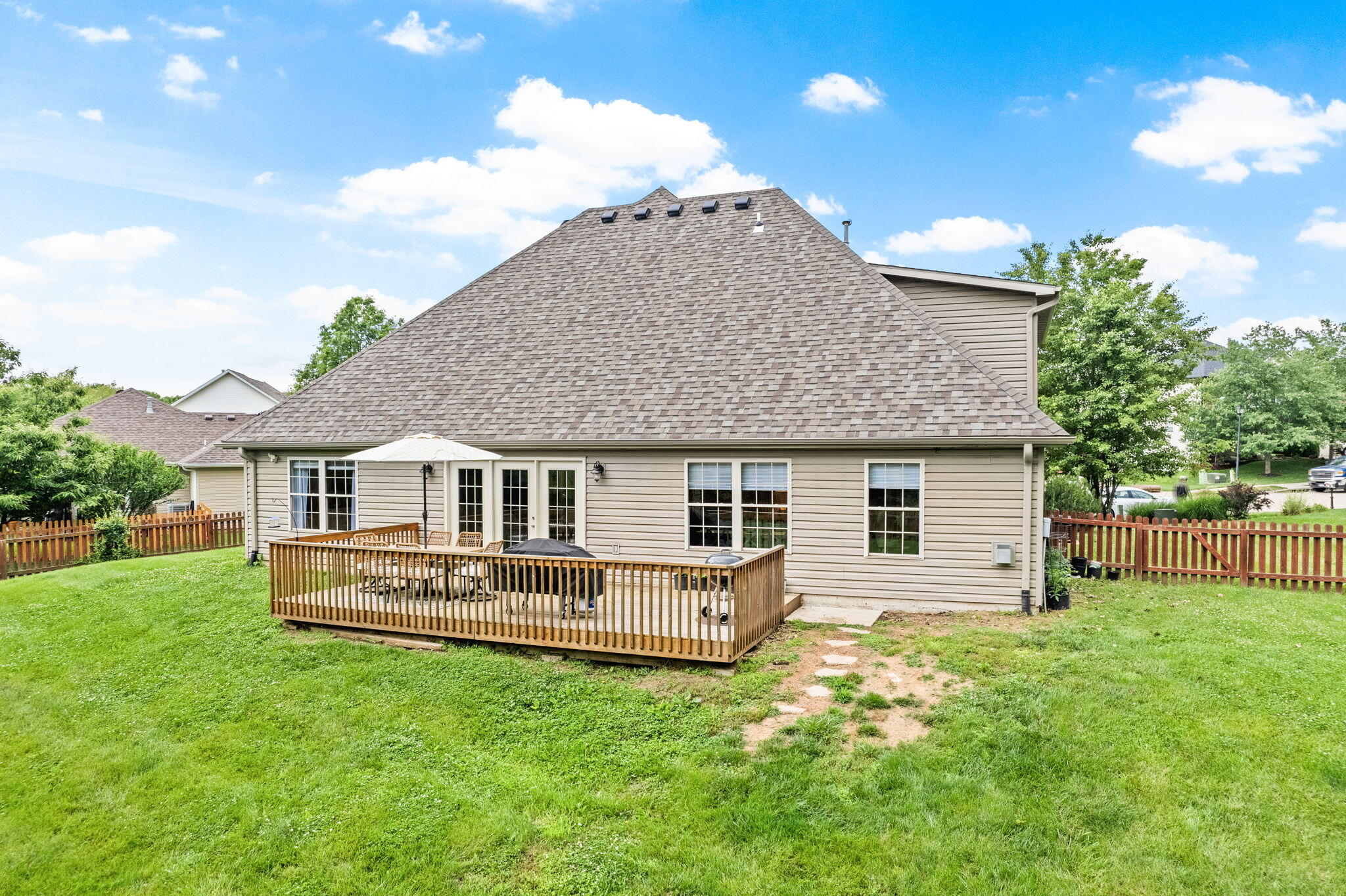 Columbia, Missouri 65203, United States, 3 Bedrooms Bedrooms, ,2 BathroomsBathrooms,Residential,Pending,141511