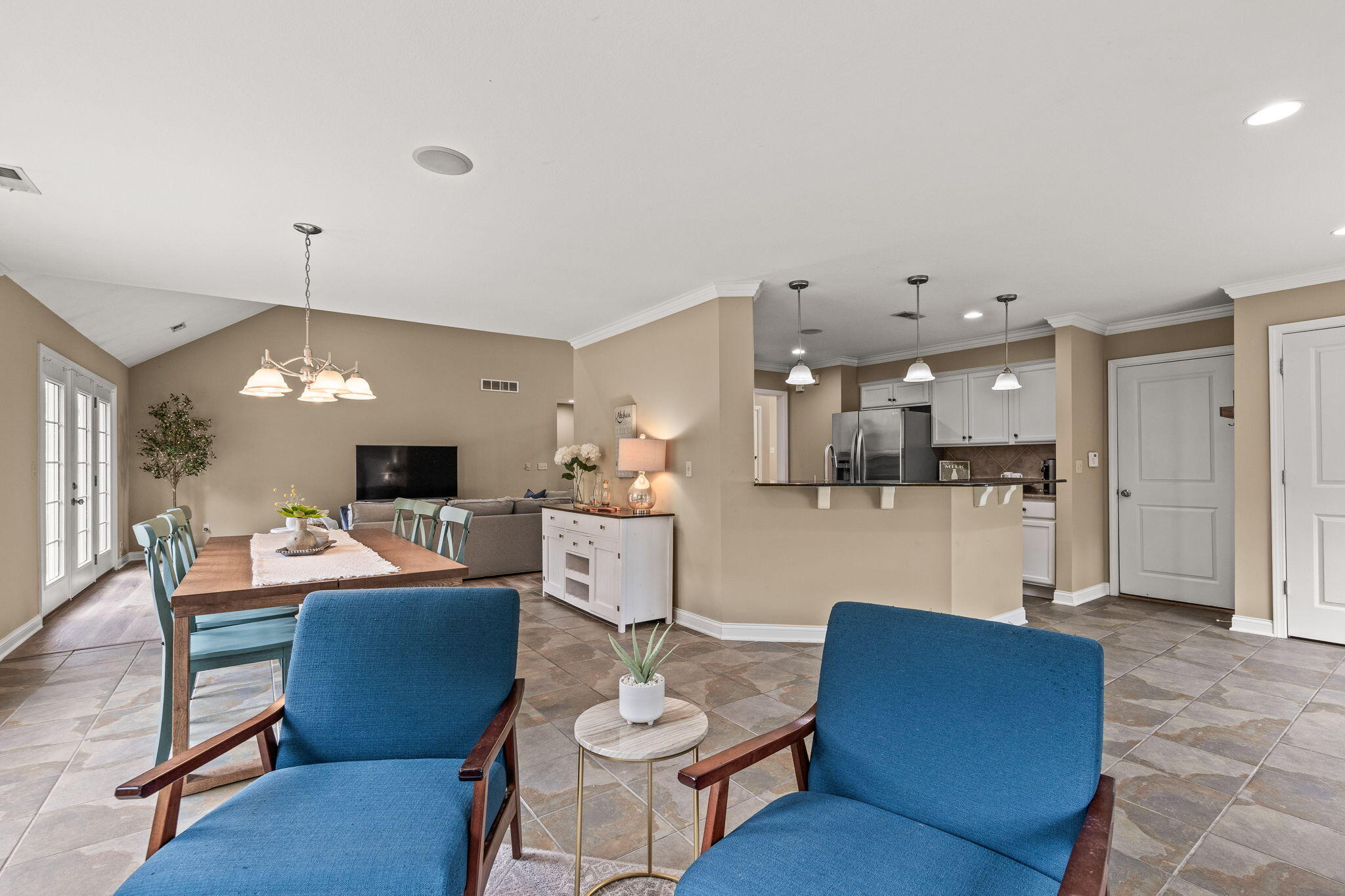 Columbia, Missouri 65203, United States, 3 Bedrooms Bedrooms, ,2 BathroomsBathrooms,Residential,Pending,141511