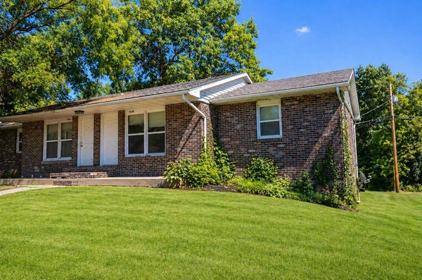 706 DEMARET DR APT A, COLUMBIA, MO 65202 - Image 330c67a5f9c9ebac023dffba542e9f8b/3355676993