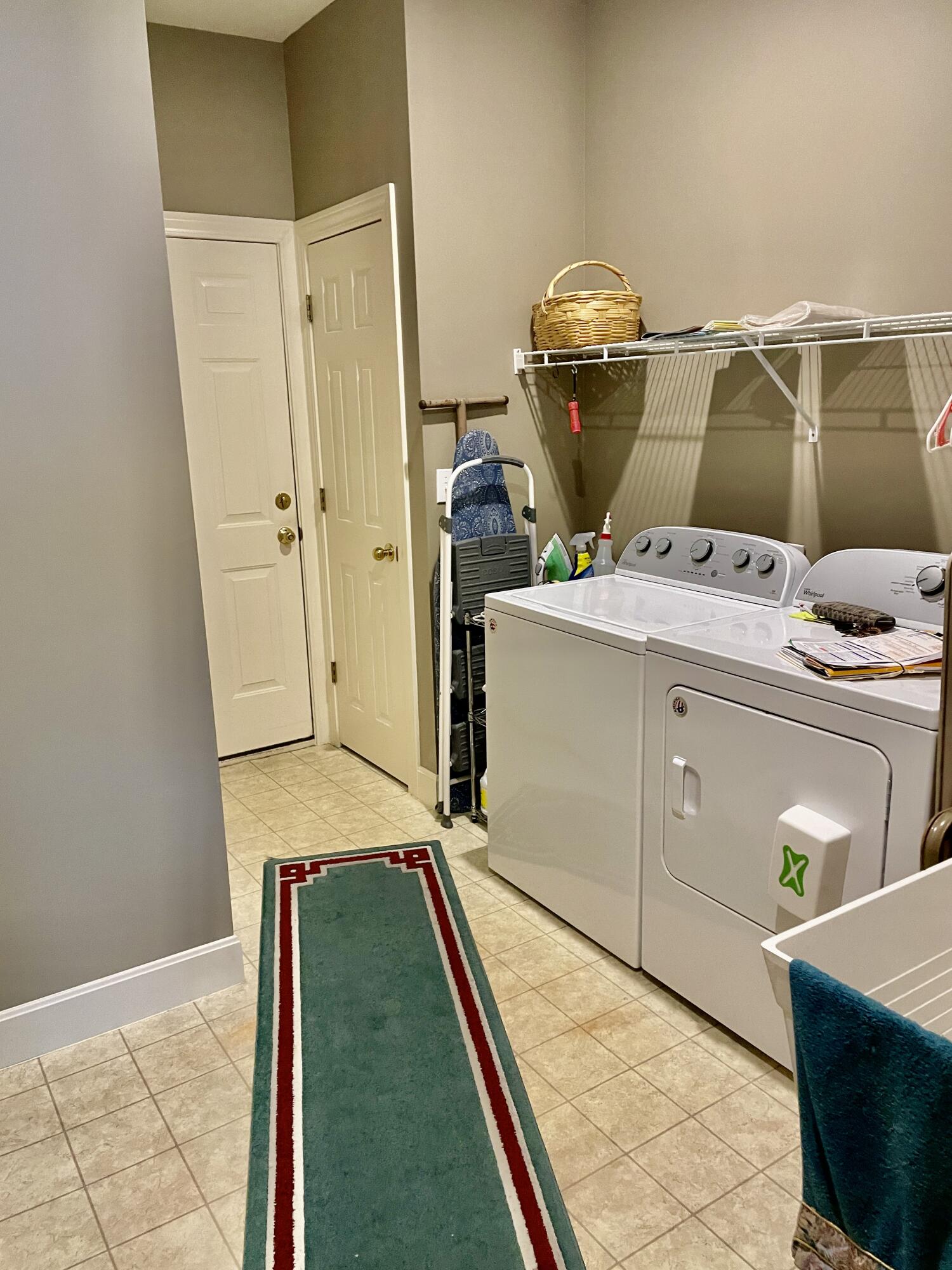 Columbia, Missouri 65203, United States, 3 Bedrooms Bedrooms, ,3 BathroomsBathrooms,Residential,Active,144406