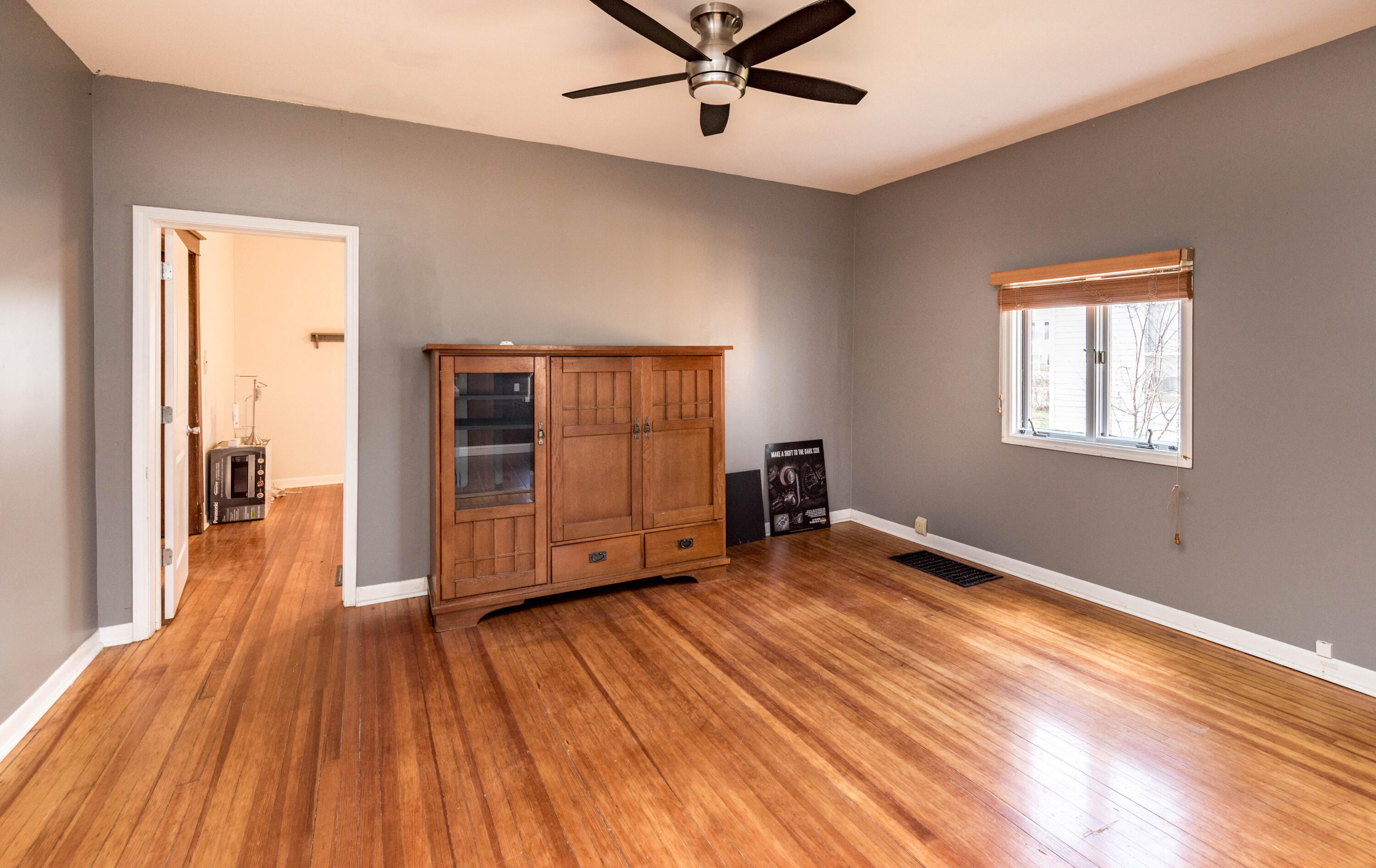 Columbia, Missouri 65201, United States, 5 Bedrooms Bedrooms, ,3 BathroomsBathrooms,Residential,Active,12963