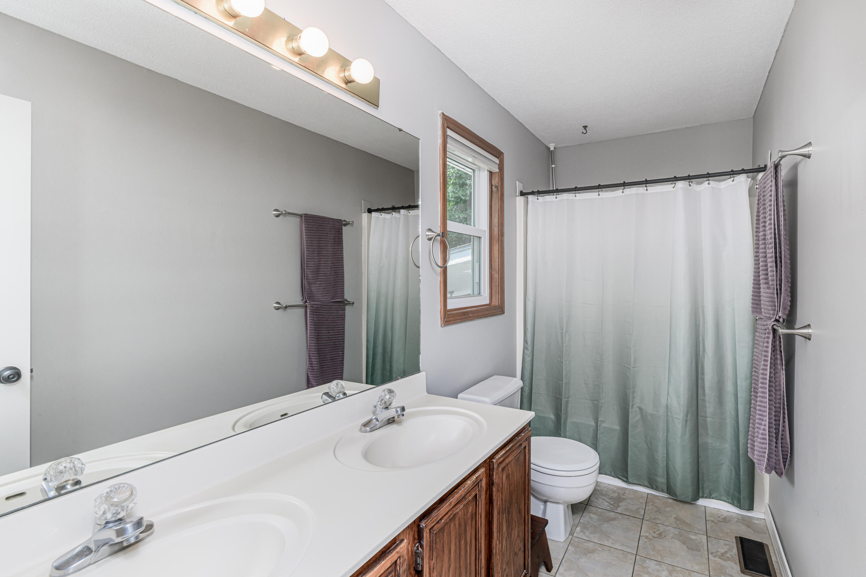 Columbia, Missouri 65203, United States, 3 Bedrooms Bedrooms, ,3 BathroomsBathrooms,Residential,Active,179058