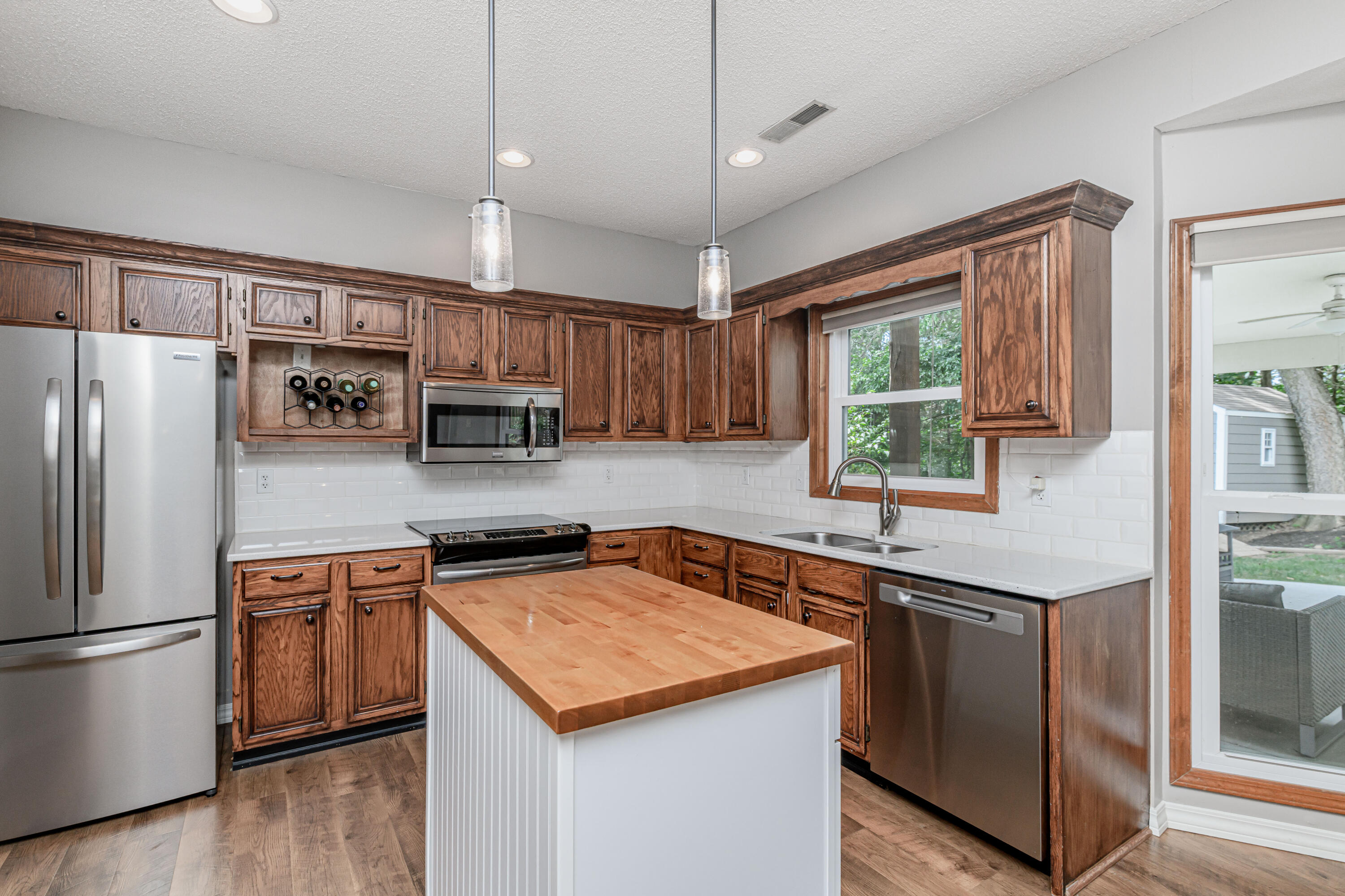 Columbia, Missouri 65203, United States, 3 Bedrooms Bedrooms, ,3 BathroomsBathrooms,Residential,Active,179058