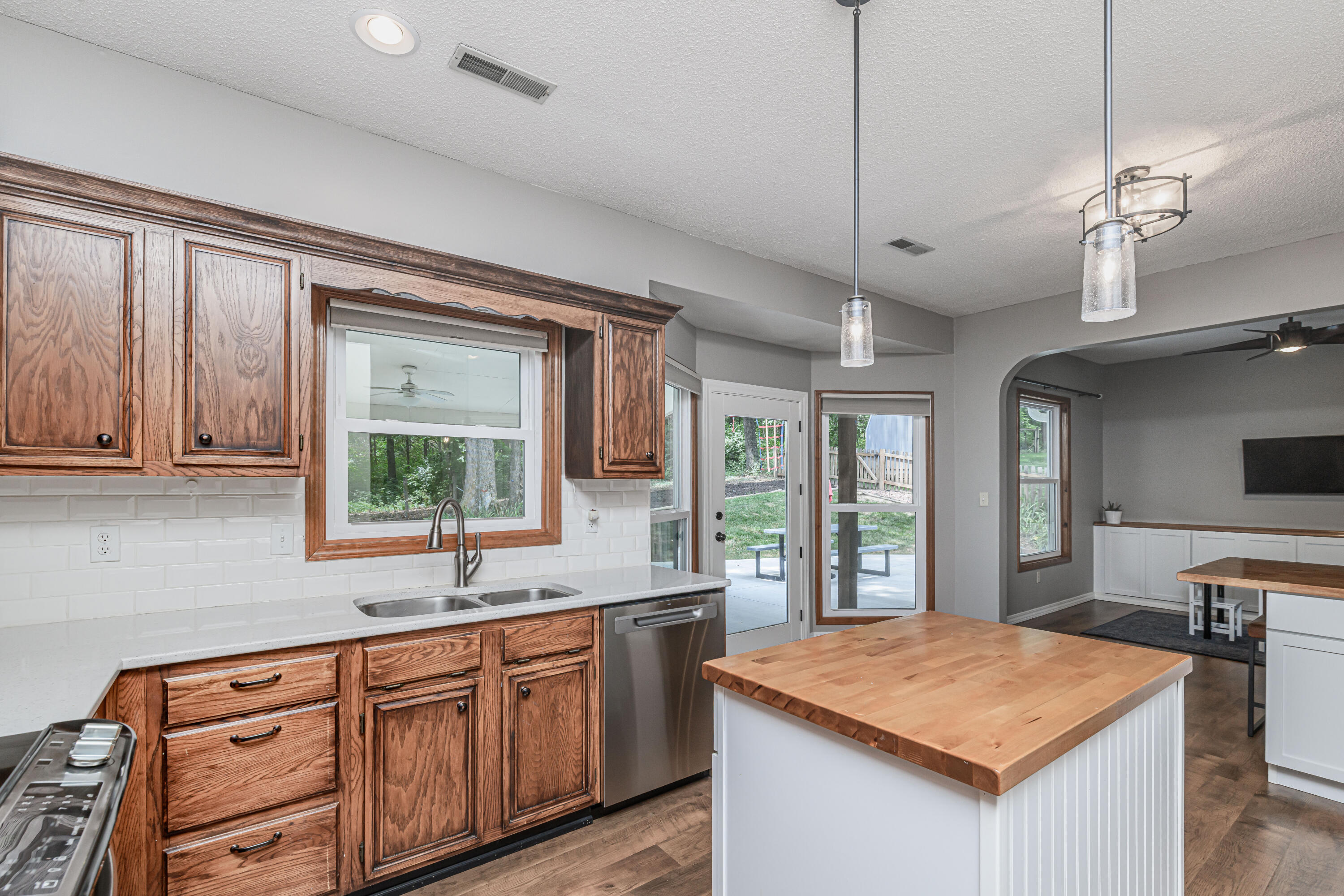 Columbia, Missouri 65203, United States, 3 Bedrooms Bedrooms, ,3 BathroomsBathrooms,Residential,Active,179058