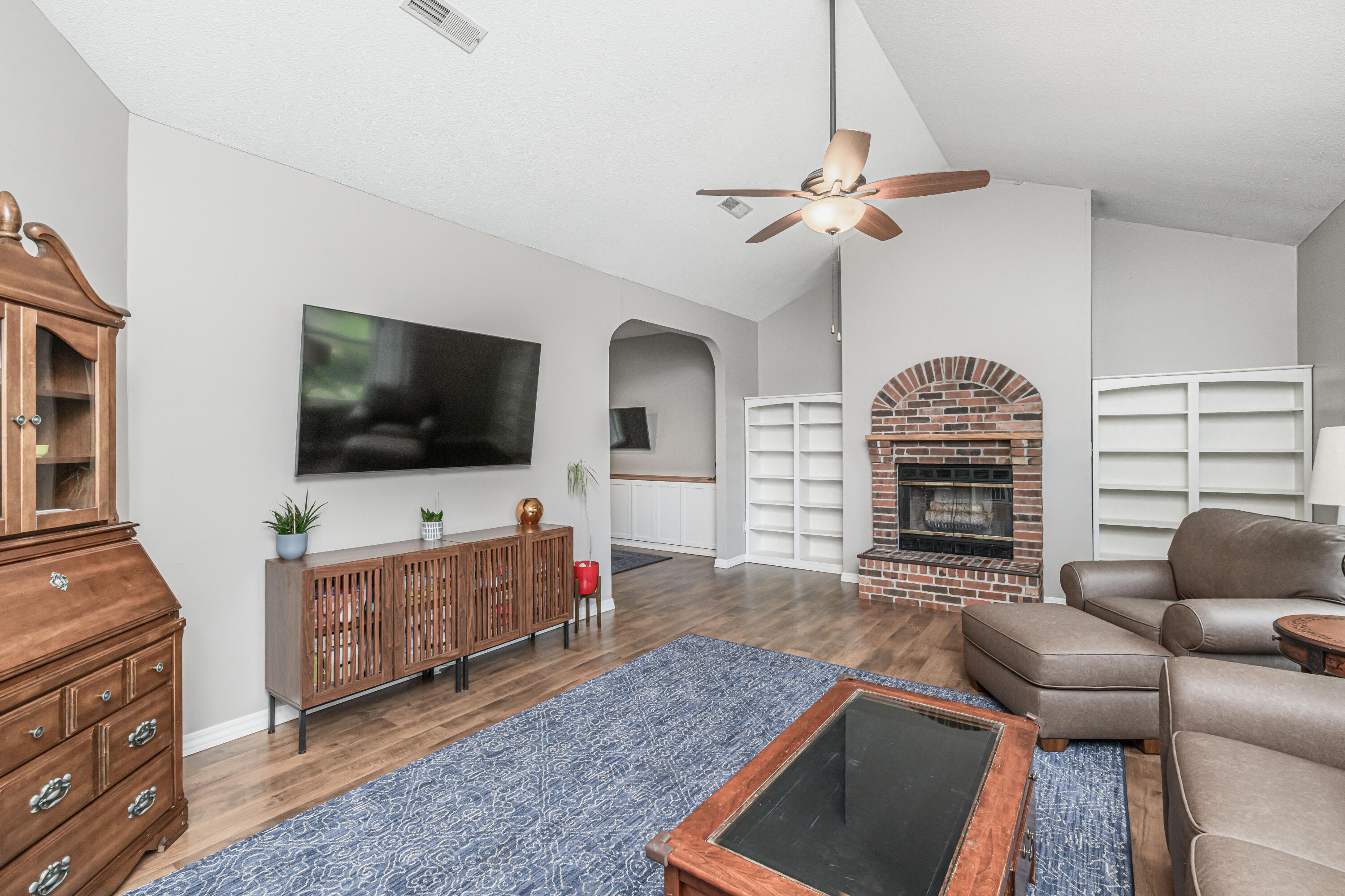 Columbia, Missouri 65203, United States, 3 Bedrooms Bedrooms, ,3 BathroomsBathrooms,Residential,Active,179058