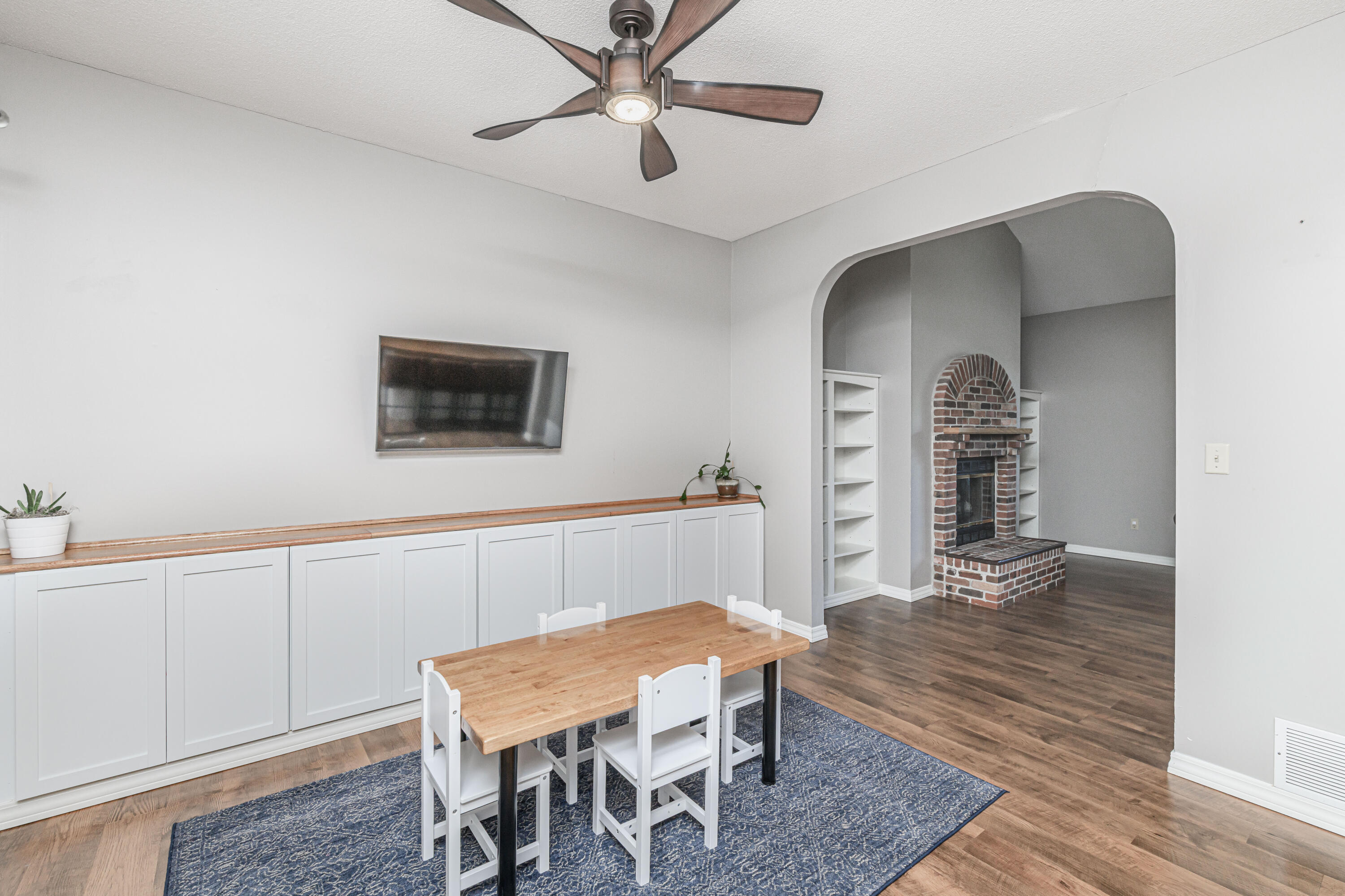 Columbia, Missouri 65203, United States, 3 Bedrooms Bedrooms, ,3 BathroomsBathrooms,Residential,Active,179058