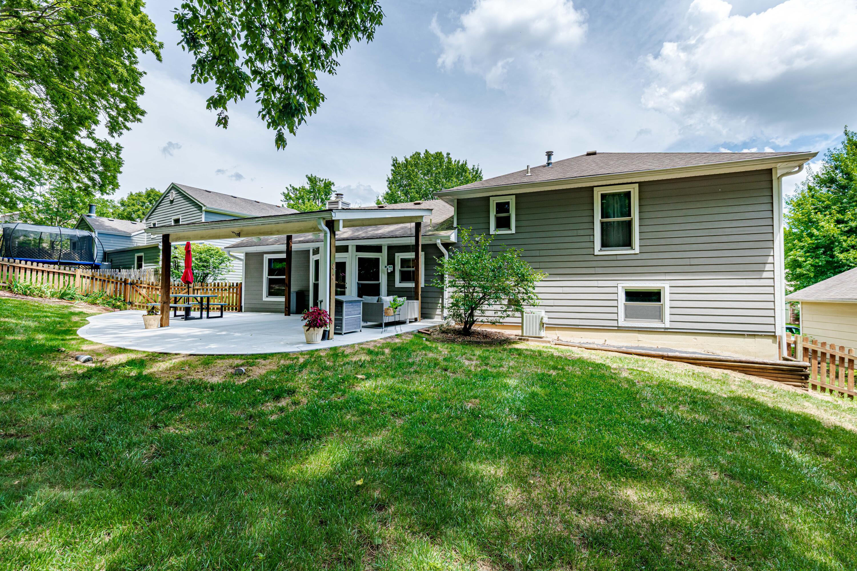 Columbia, Missouri 65203, United States, 3 Bedrooms Bedrooms, ,3 BathroomsBathrooms,Residential,Active,179058