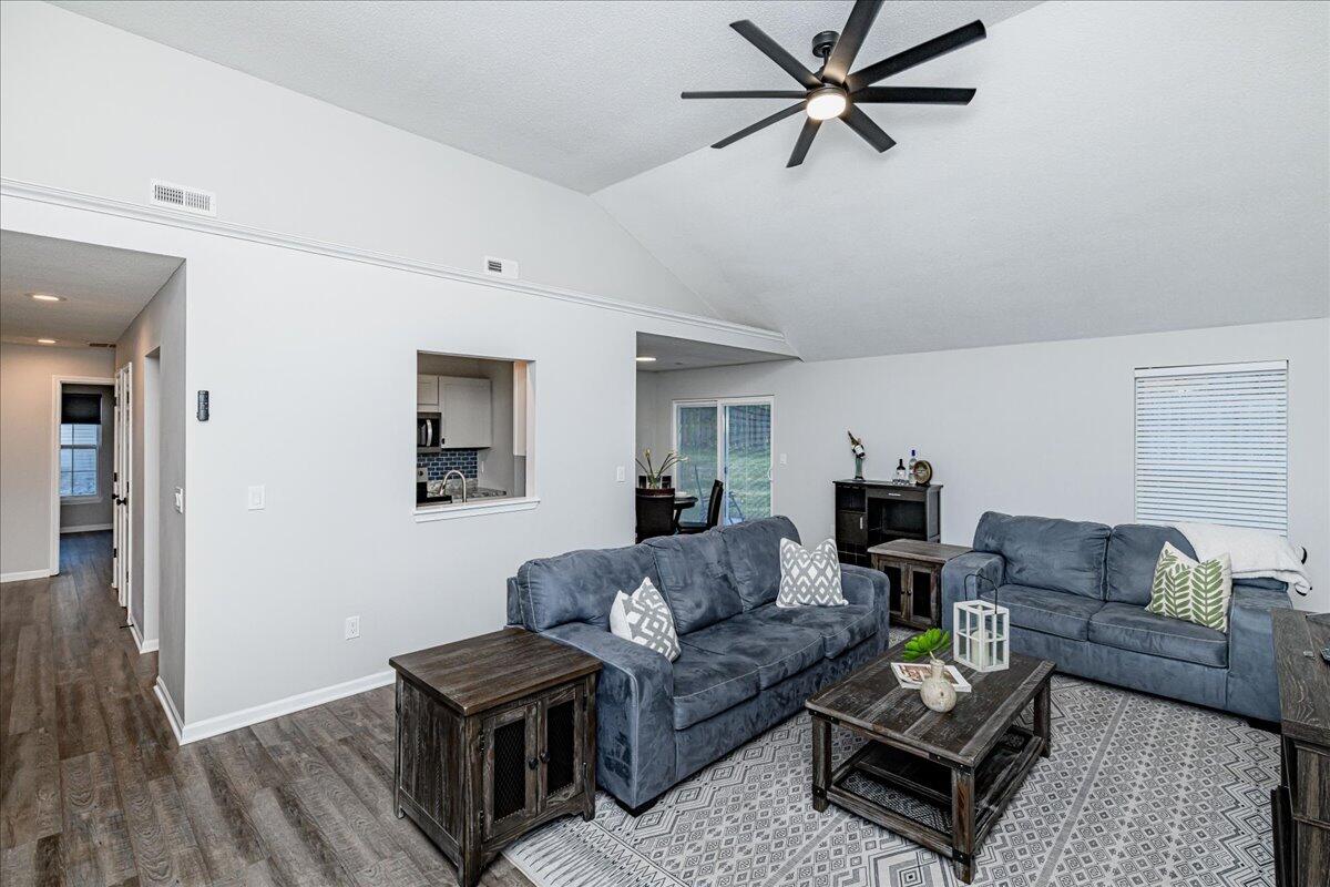 Columbia, Missouri 65201, United States, 3 Bedrooms Bedrooms, ,2 BathroomsBathrooms,Residential,Active,241753