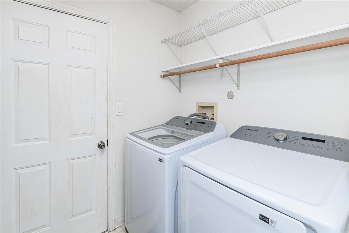 Columbia, Missouri 65201, United States, 3 Bedrooms Bedrooms, ,2 BathroomsBathrooms,Residential,Active,241753