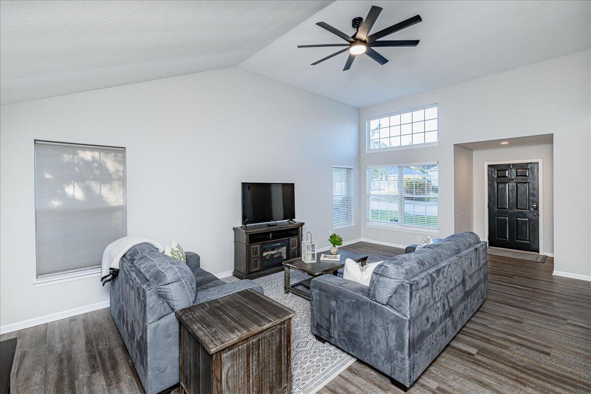 Columbia, Missouri 65201, United States, 3 Bedrooms Bedrooms, ,2 BathroomsBathrooms,Residential,Active,241753