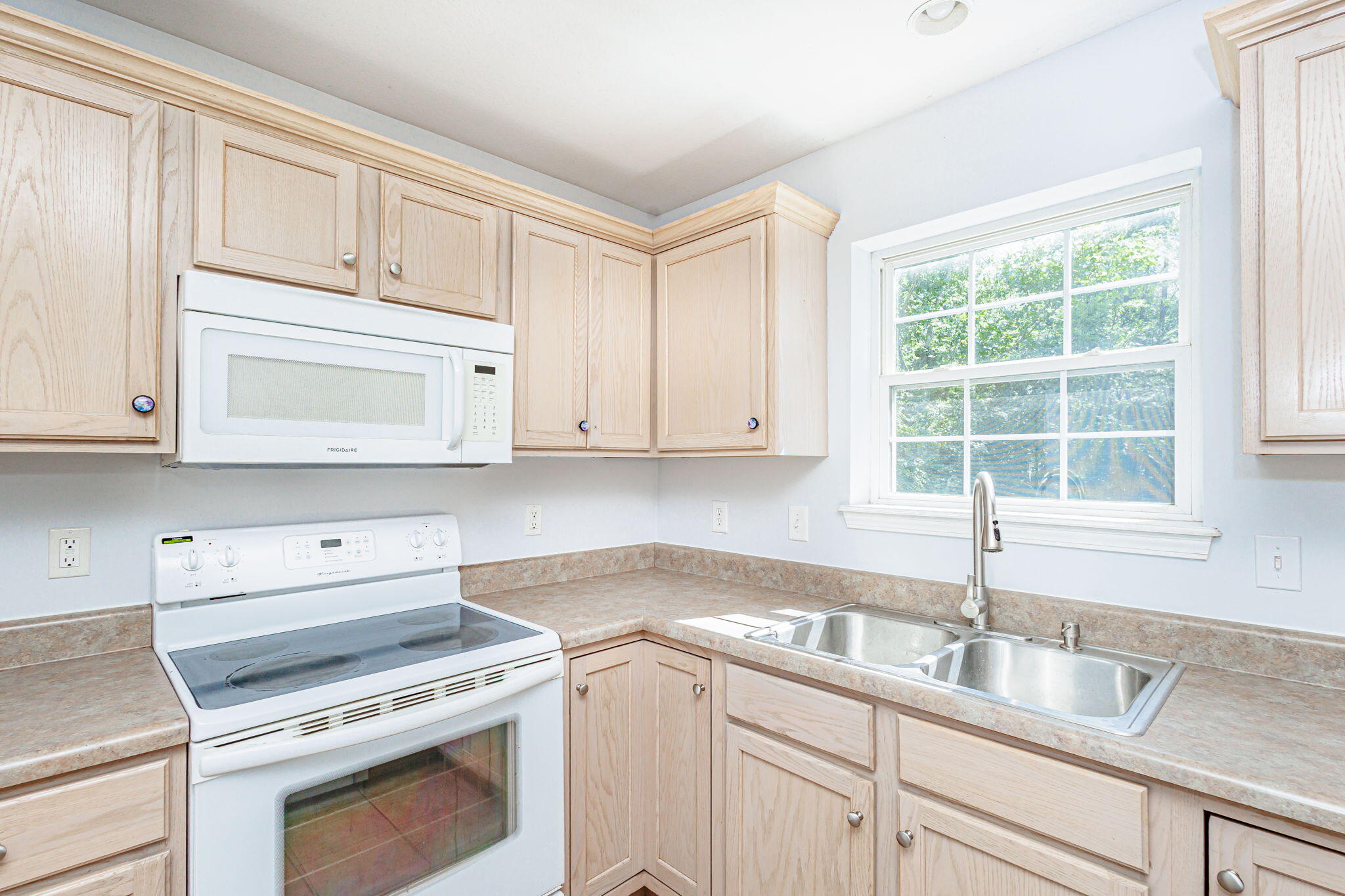 Columbia, Missouri 65202, United States, 5 Bedrooms Bedrooms, ,4 BathroomsBathrooms,Residential,Active,137923