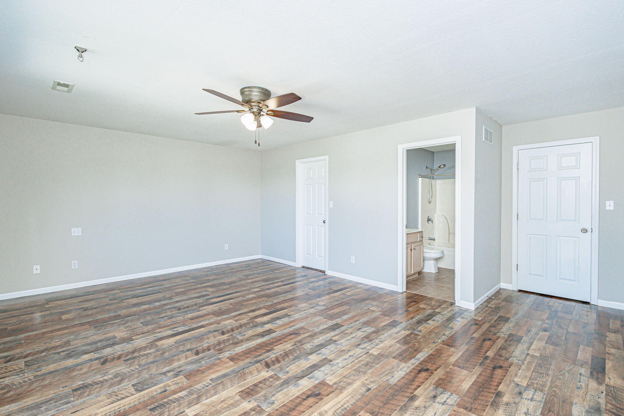 Columbia, Missouri 65202, United States, 5 Bedrooms Bedrooms, ,4 BathroomsBathrooms,Residential,Active,137923