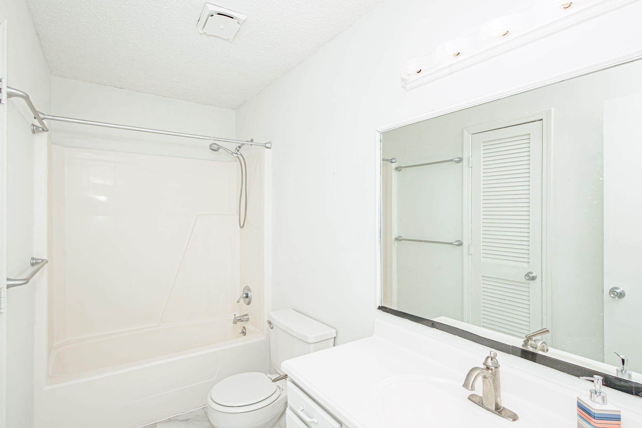 Columbia, Missouri 65203, United States, 4 Bedrooms Bedrooms, ,3 BathroomsBathrooms,Residential,Active,108669