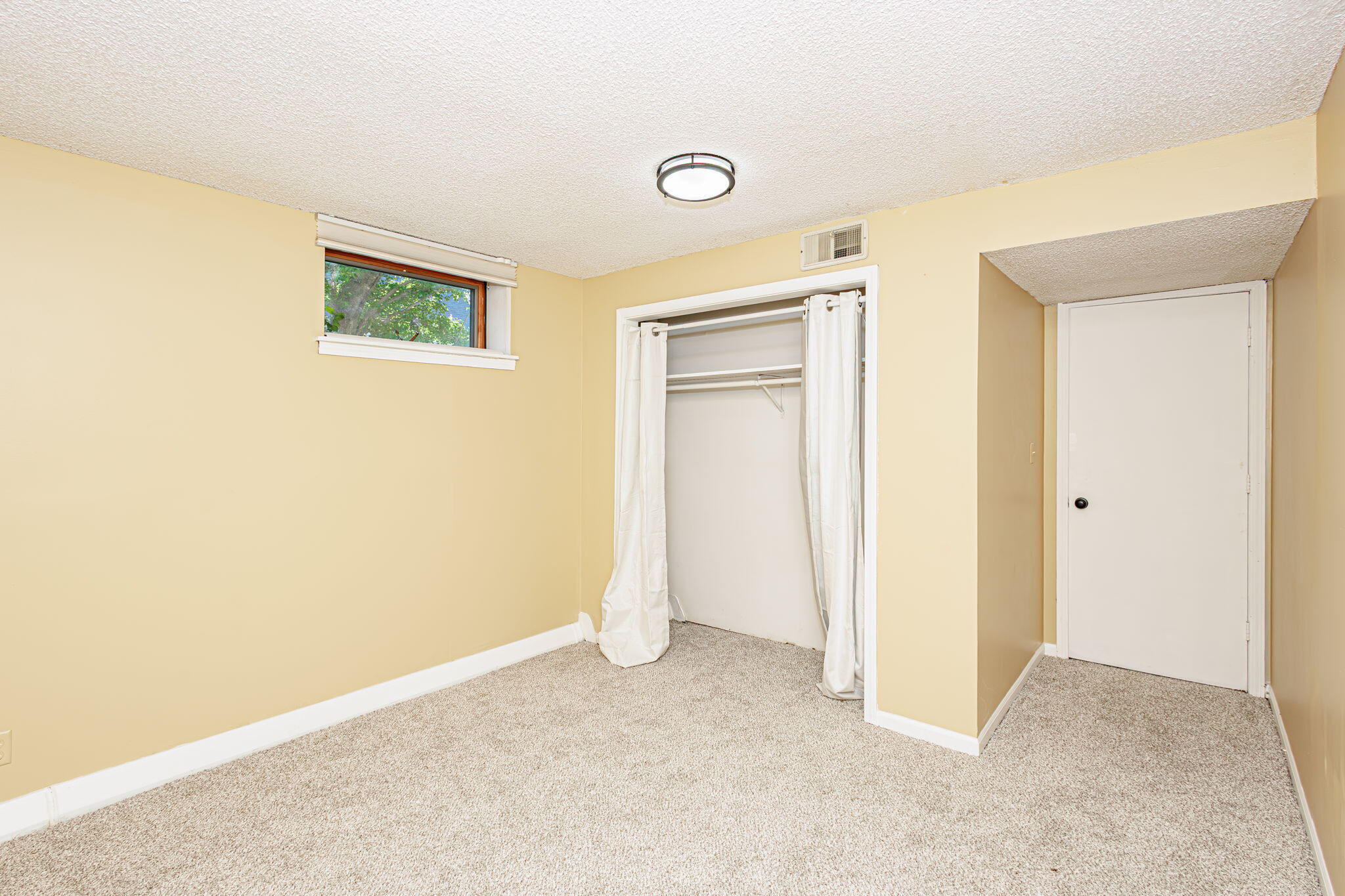 Columbia, Missouri 65203, United States, 4 Bedrooms Bedrooms, ,3 BathroomsBathrooms,Residential,Active,108669