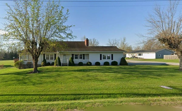 1200 E LOGAN ST, MOBERLY, MO 65270 - Image 75047ce56fe121c00a2270c66fa7aa37/2657916587