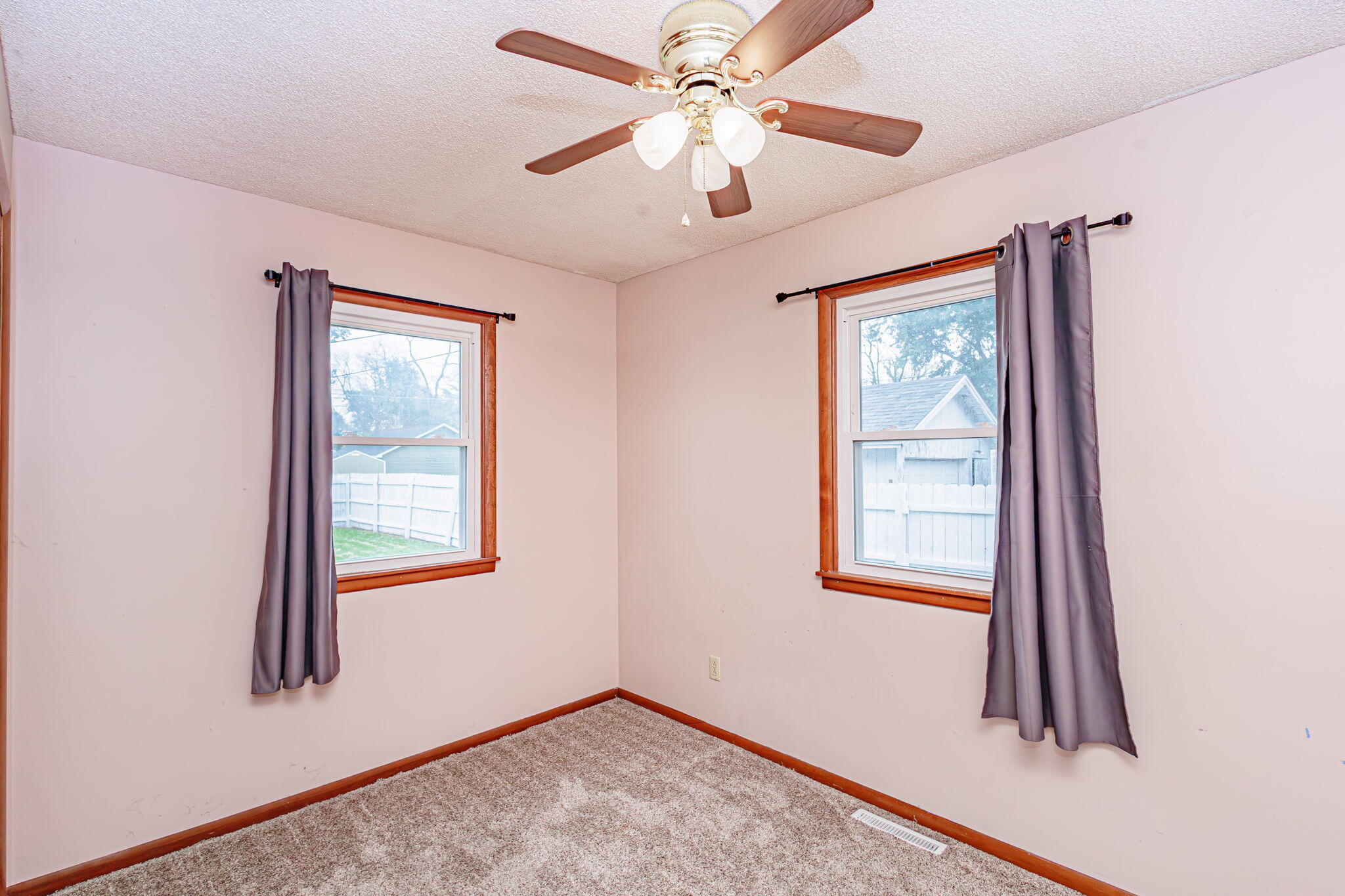 Centralia, Missouri 65240, United States, 3 Bedrooms Bedrooms, ,2 BathroomsBathrooms,Residential,Active,166280