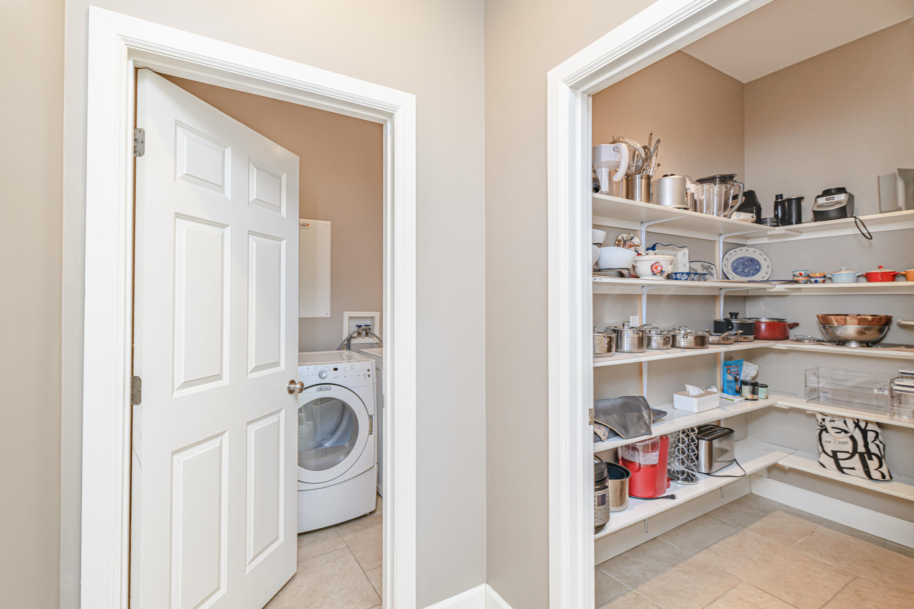 Columbia, Missouri 65203, United States, 3 Bedrooms Bedrooms, ,3 BathroomsBathrooms,Residential,Active,247184